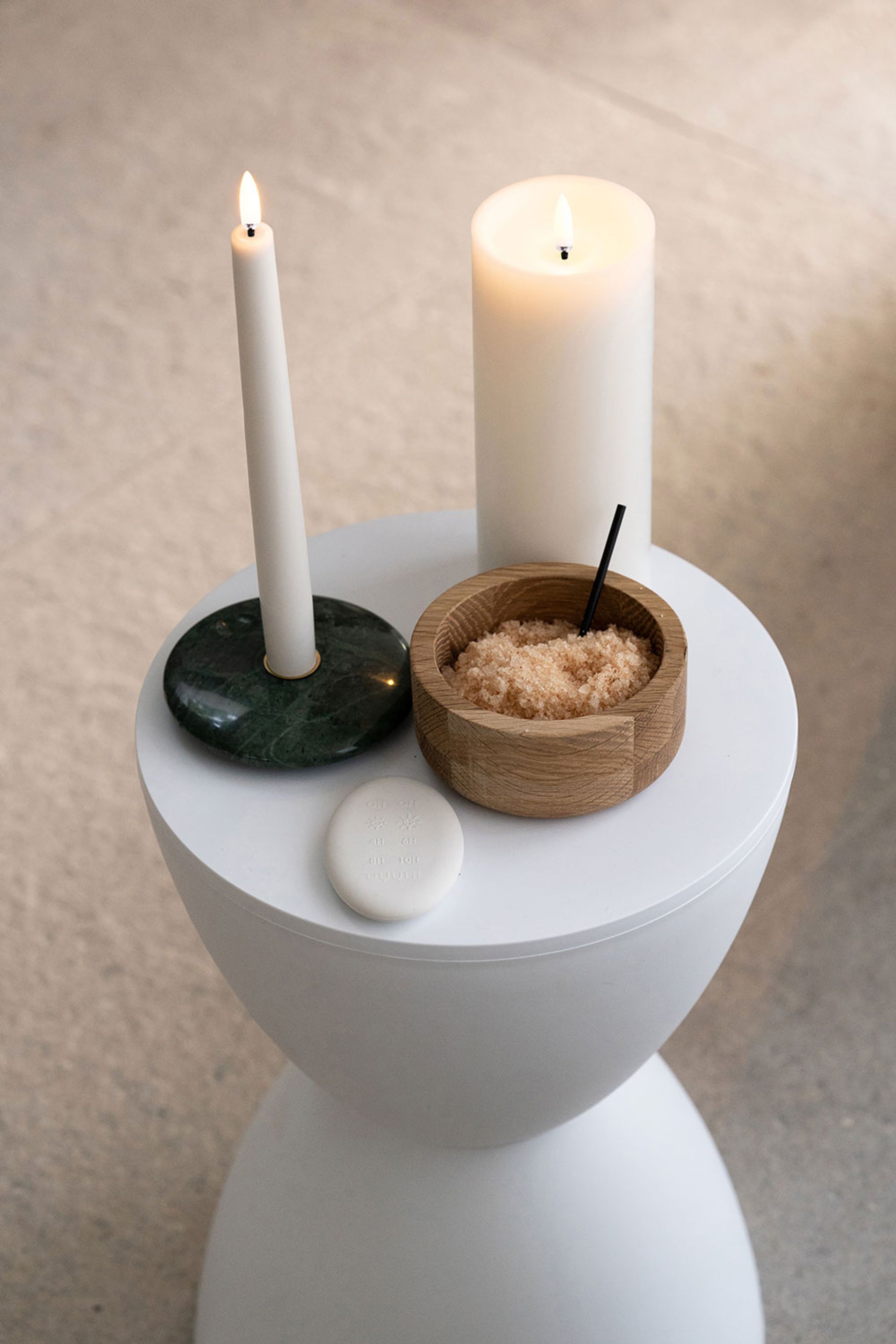 Uyuni - Candles - LED Taper Candle - Nordic White/Smooth - 2,3x20,5 cm