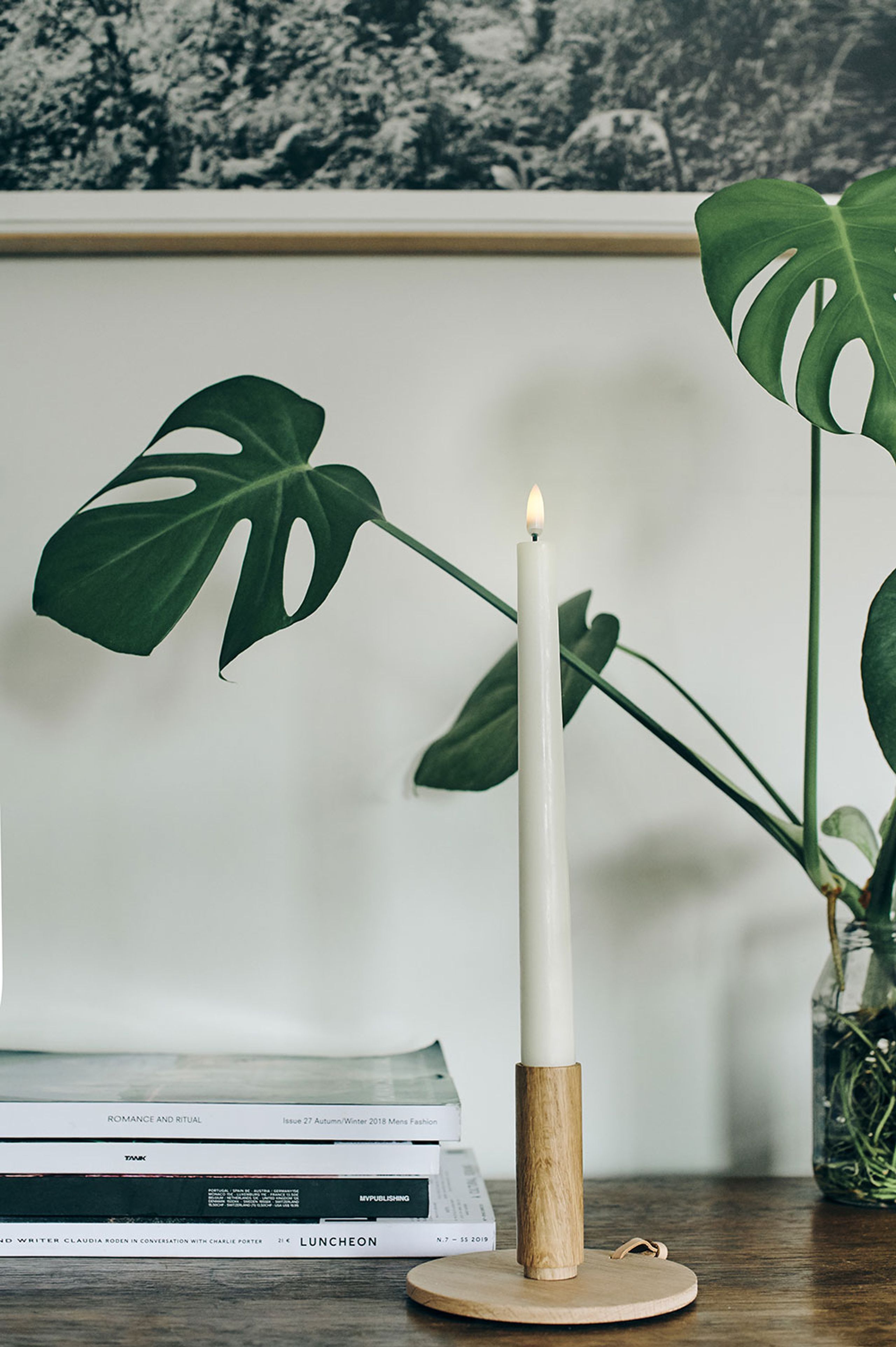 Uyuni - Candles - LED Taper Candle - Nordic White/Smooth - 2,3x20,5 cm