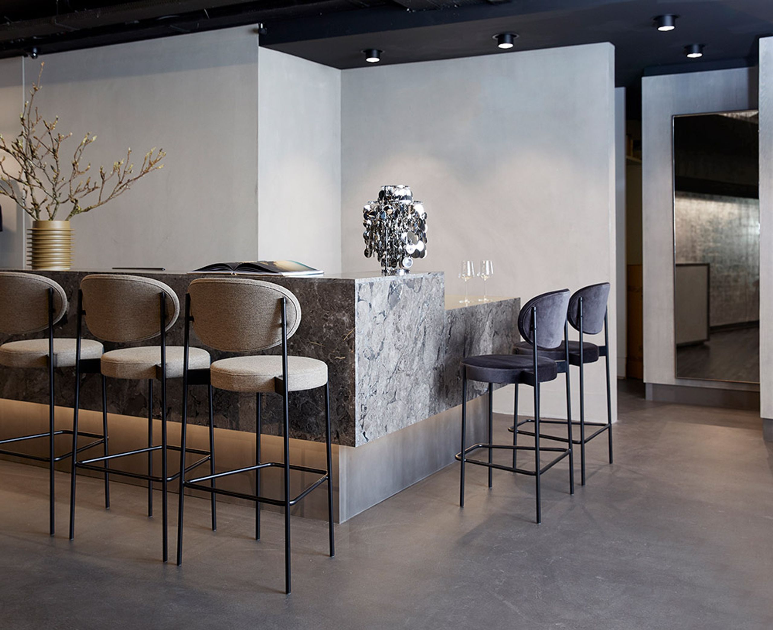 Verpan - Cadeira - 430 Bar Stool by Verner Panton - Black / Hallingdal 130