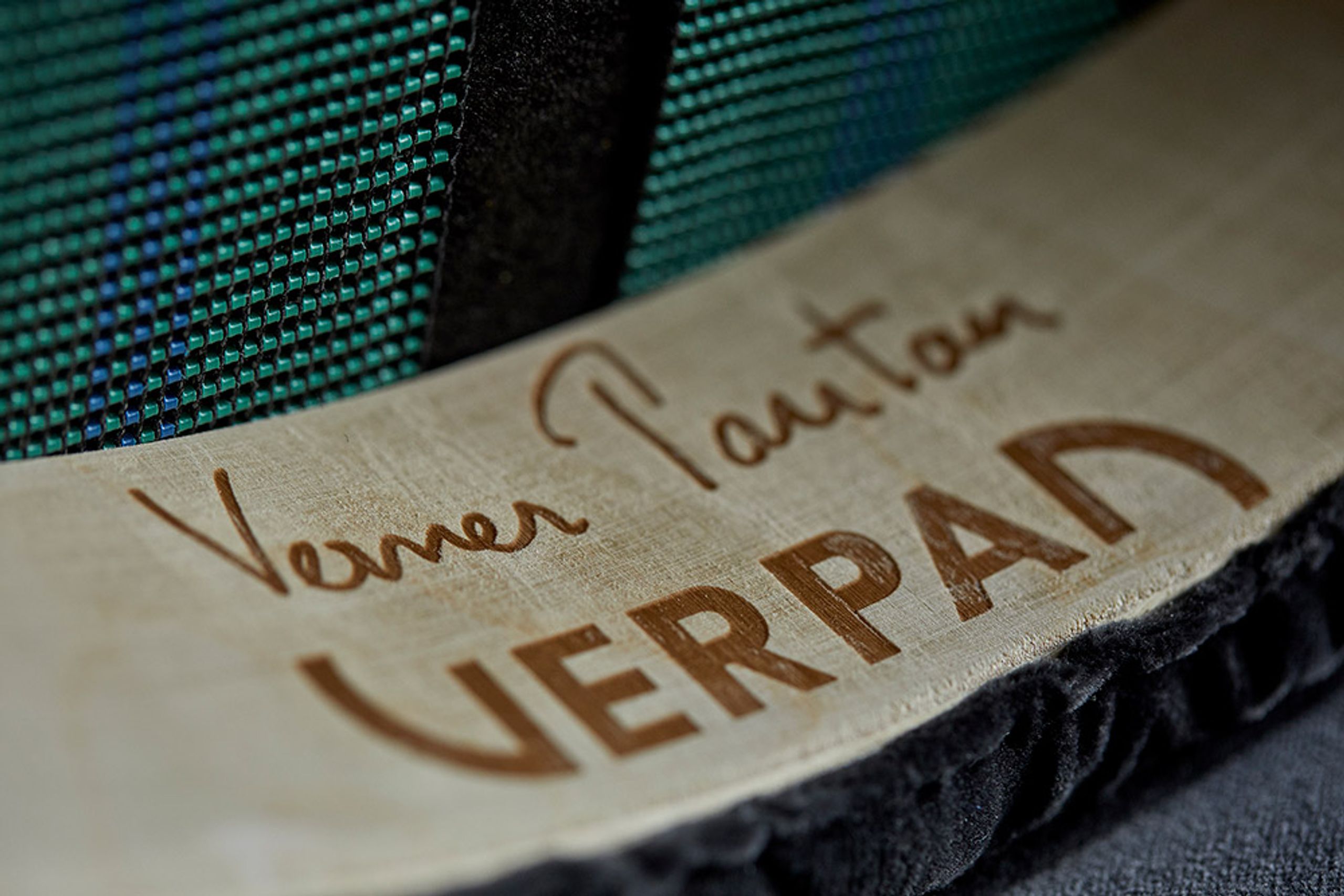 Verpan - Cadeira - 430 Bar Stool by Verner Panton - Black / Hallingdal 130