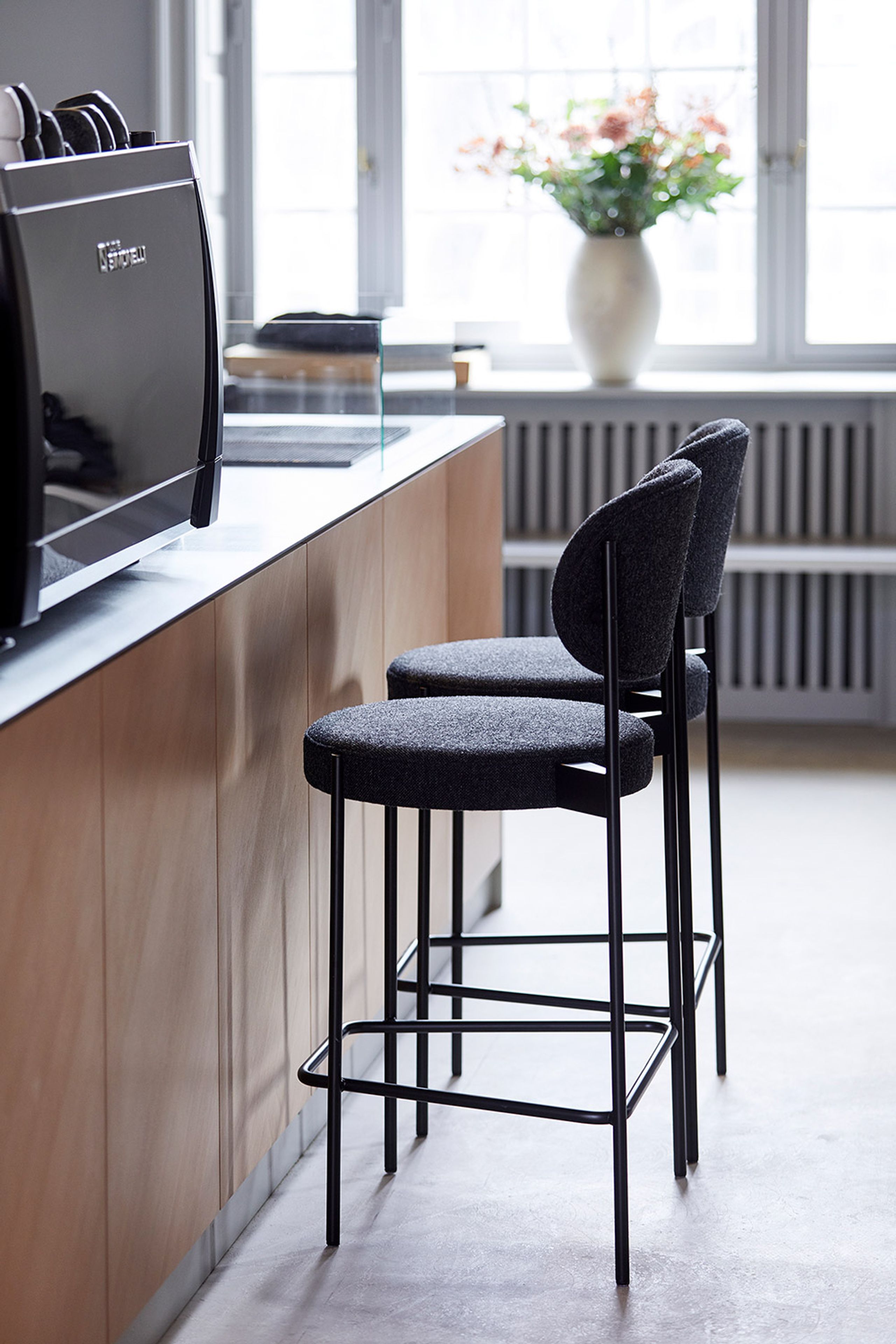 Verpan - Chair - 430 Bar Stool by Verner Panton - Black / Hallingdal 180