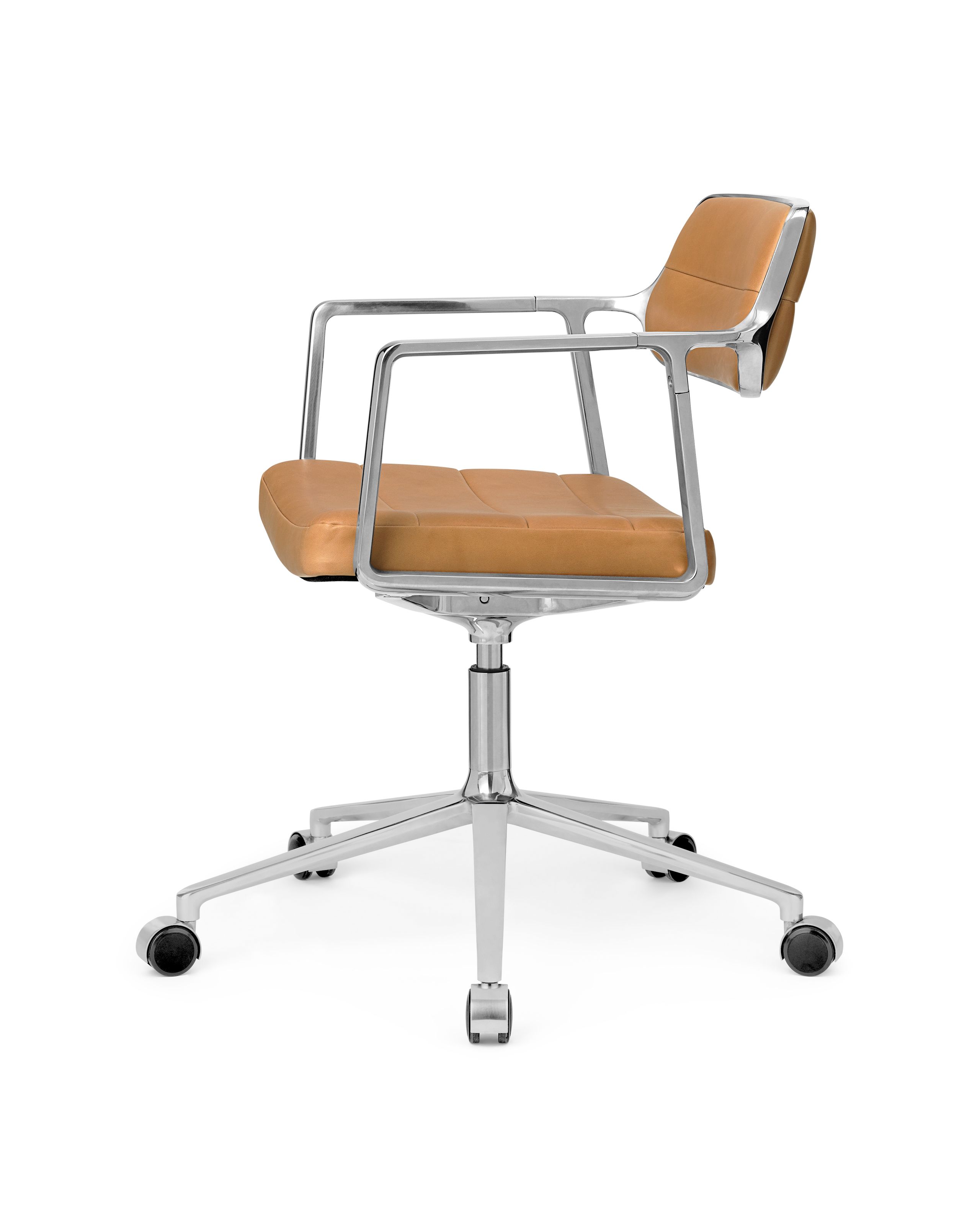 Vipp - Kontorstol - Vipp453 Swivel+ - Camel Leather 101 / Polished Frame - Castors
