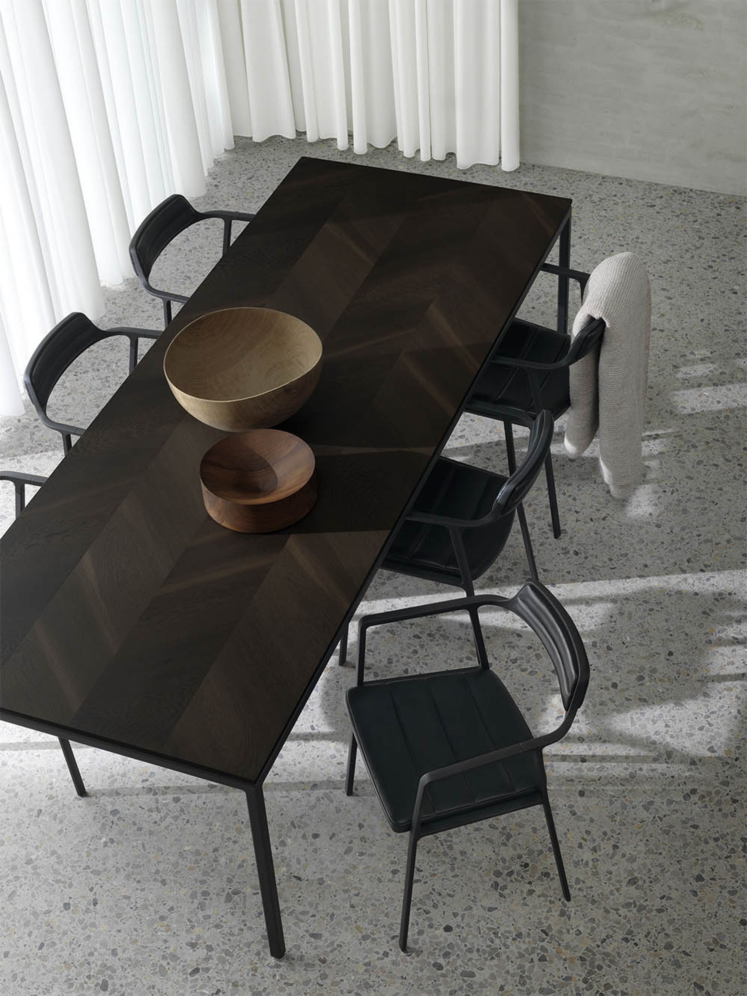 Vipp - Spisebord - Table - Vipp971 & Vipp972 - Mørk Eg