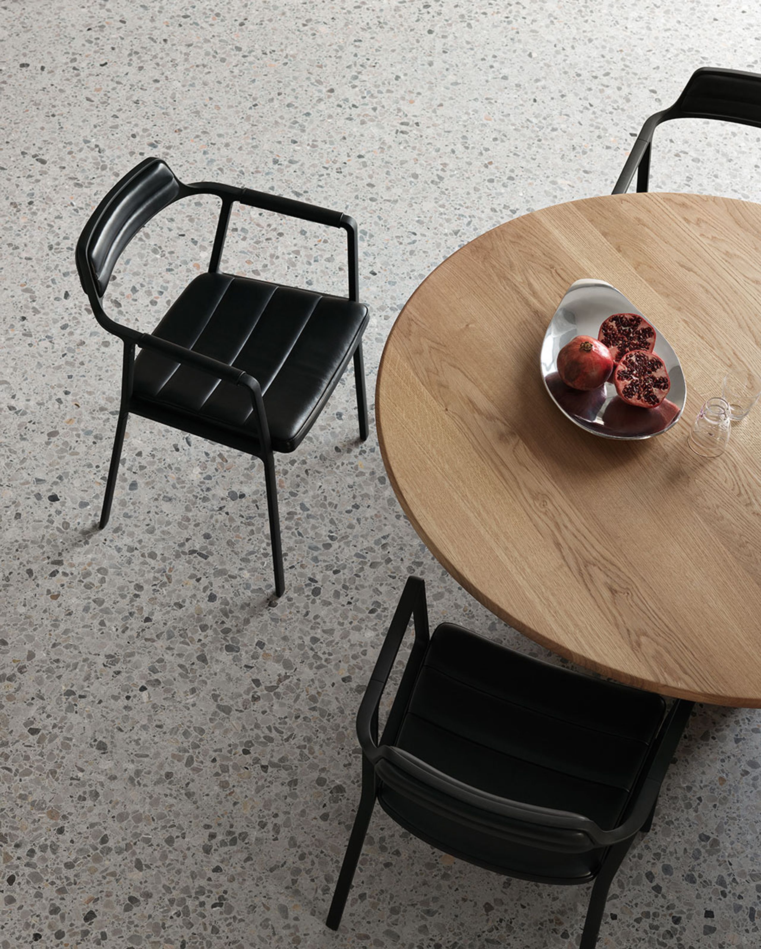 Vipp - Stol - The Chair - Vipp451 - Shade Black / Black Aluminium