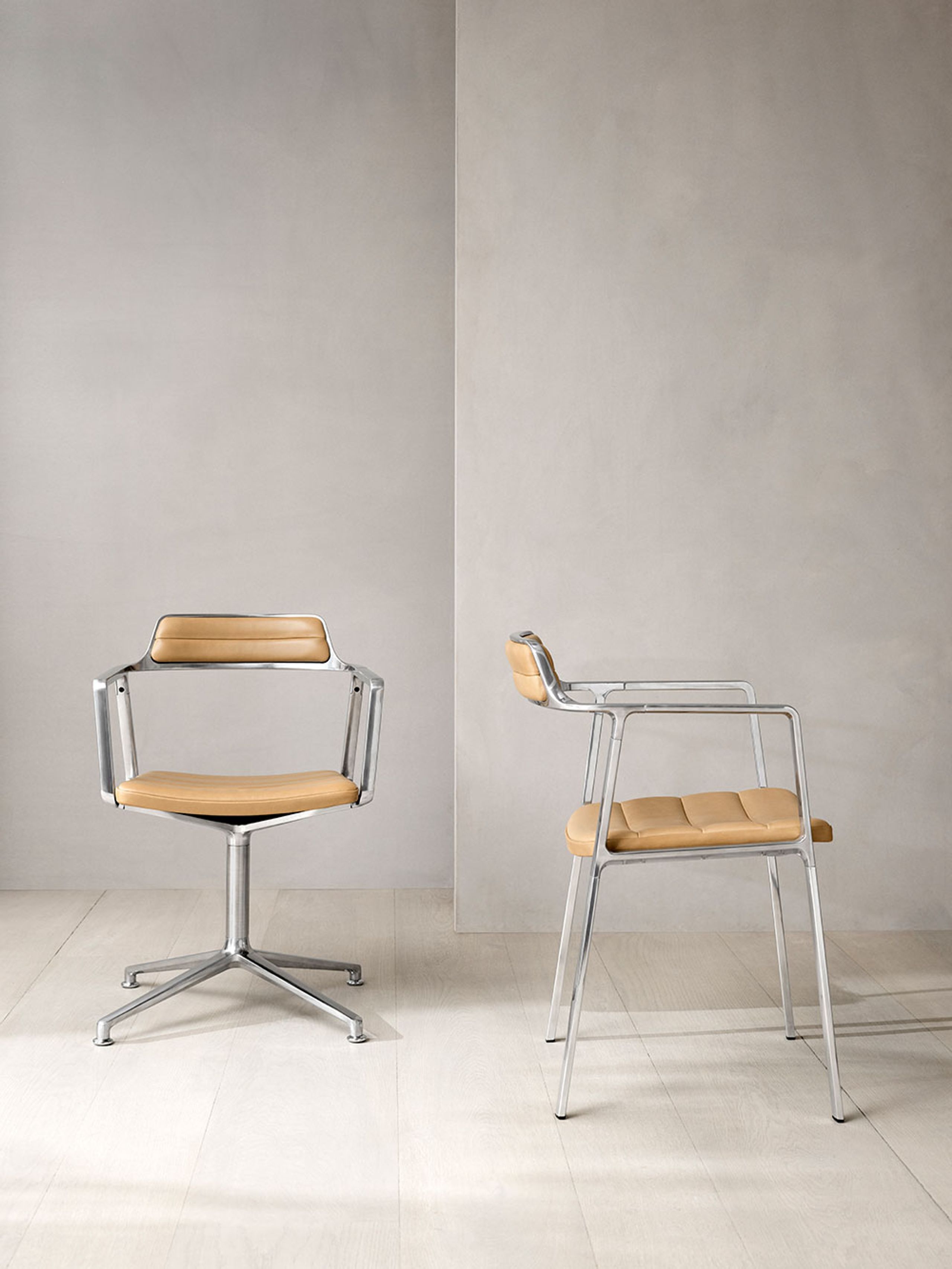 Vipp - Stol - The Chair - Vipp451 - Vacona Sand / Polished Aluminium