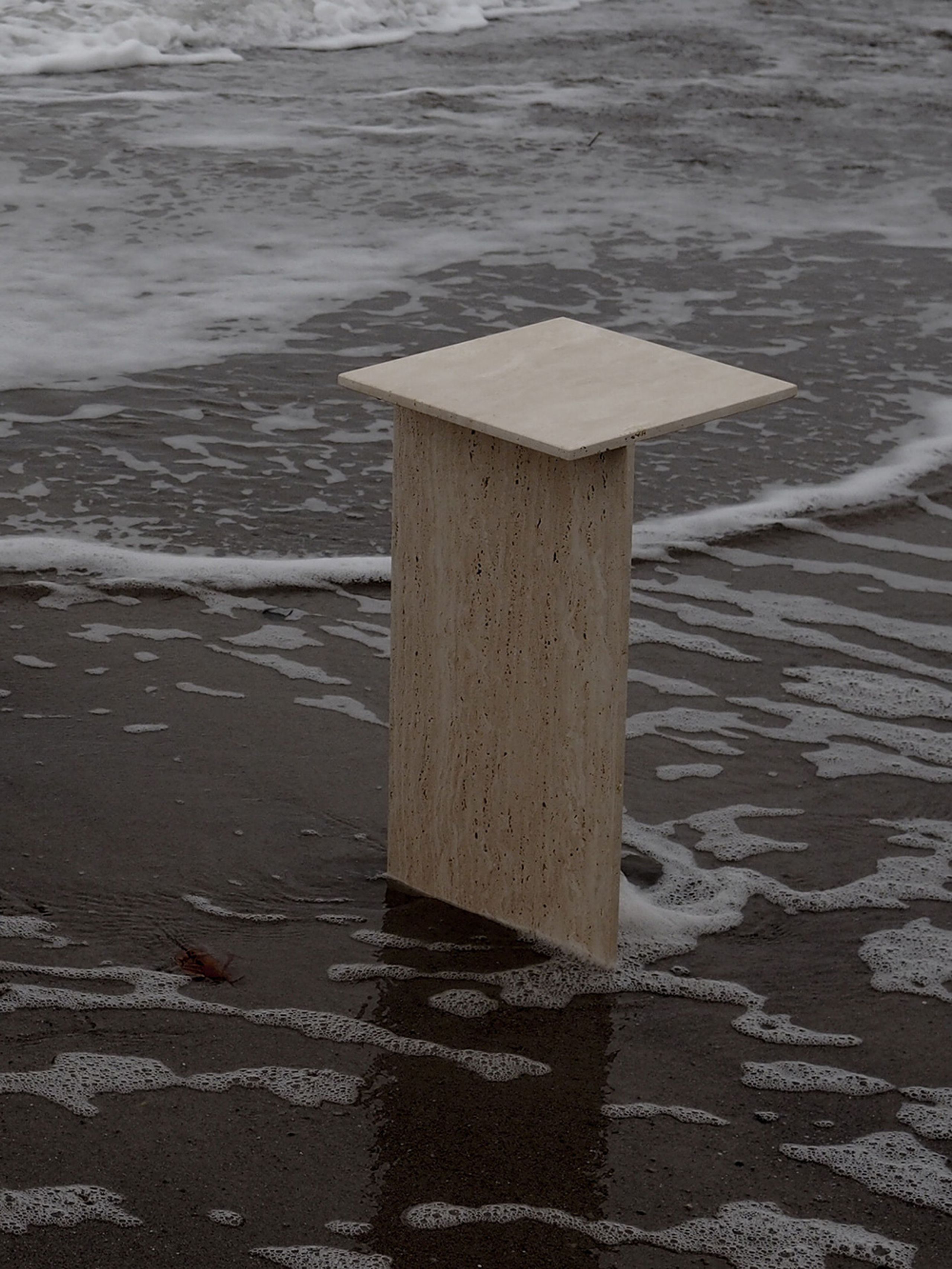 Wabi Sabi - Biquíni - Venus Pedestal - Travertine