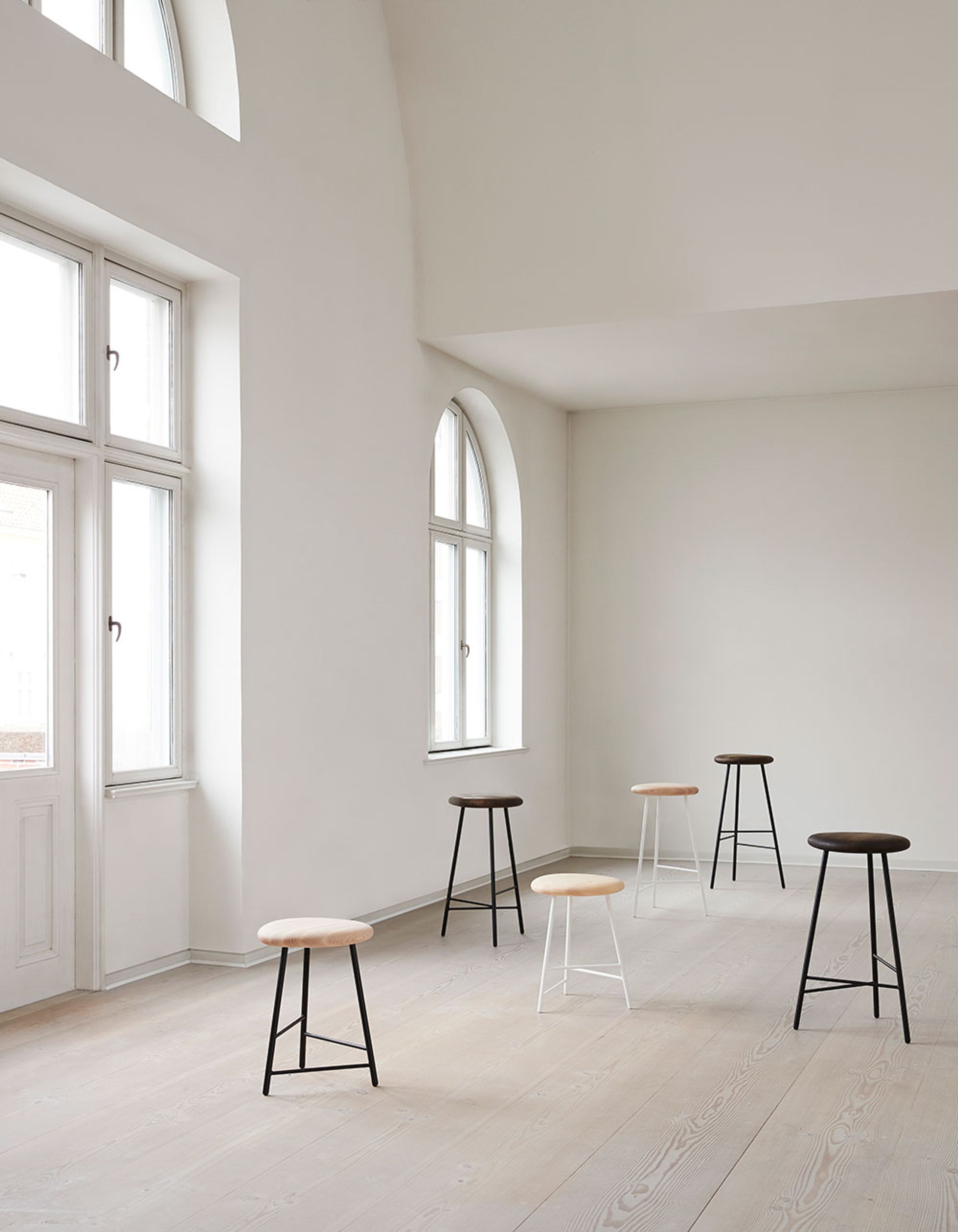 Warm Nordic - Barkruk - Pebble / Bar Chair - Low - Smoked Oak / Black Noir