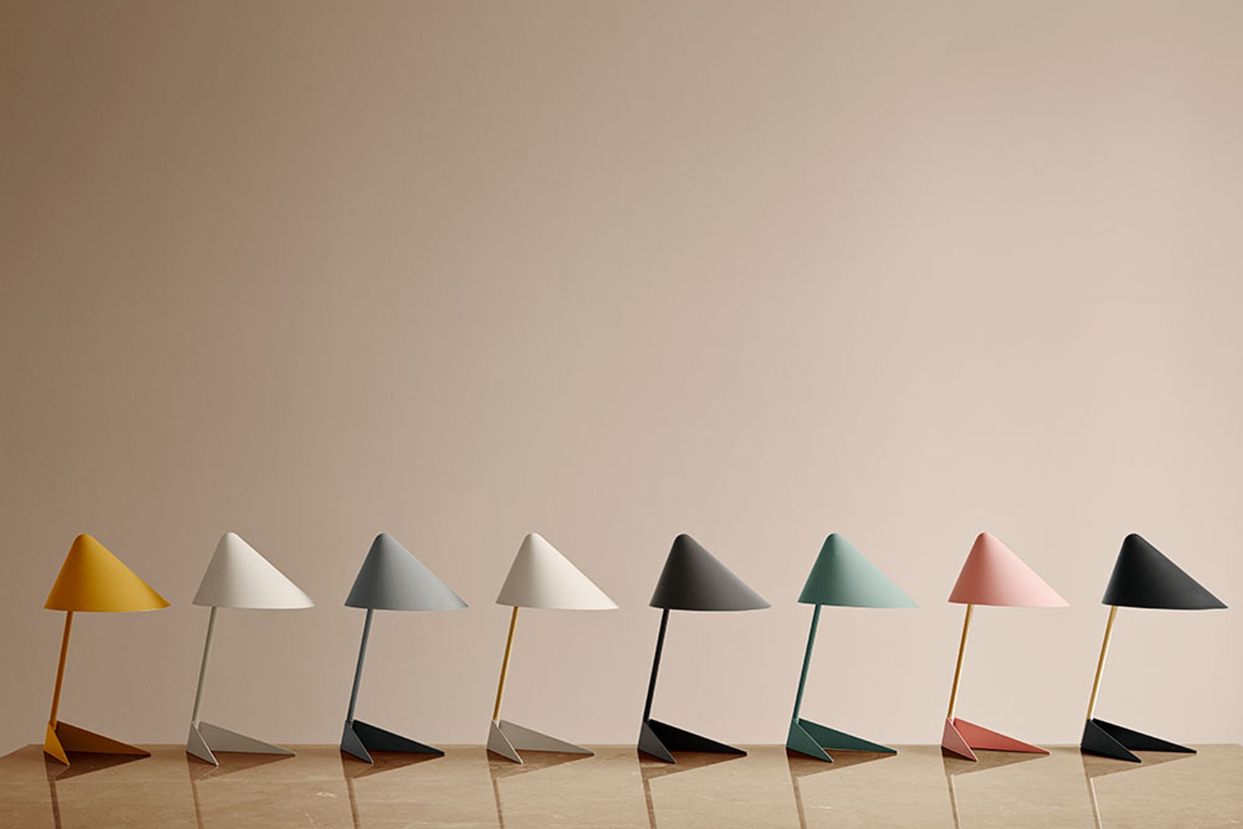 Warm Nordic - Lampada da tavolo - Ambience Lamp - Black Noir