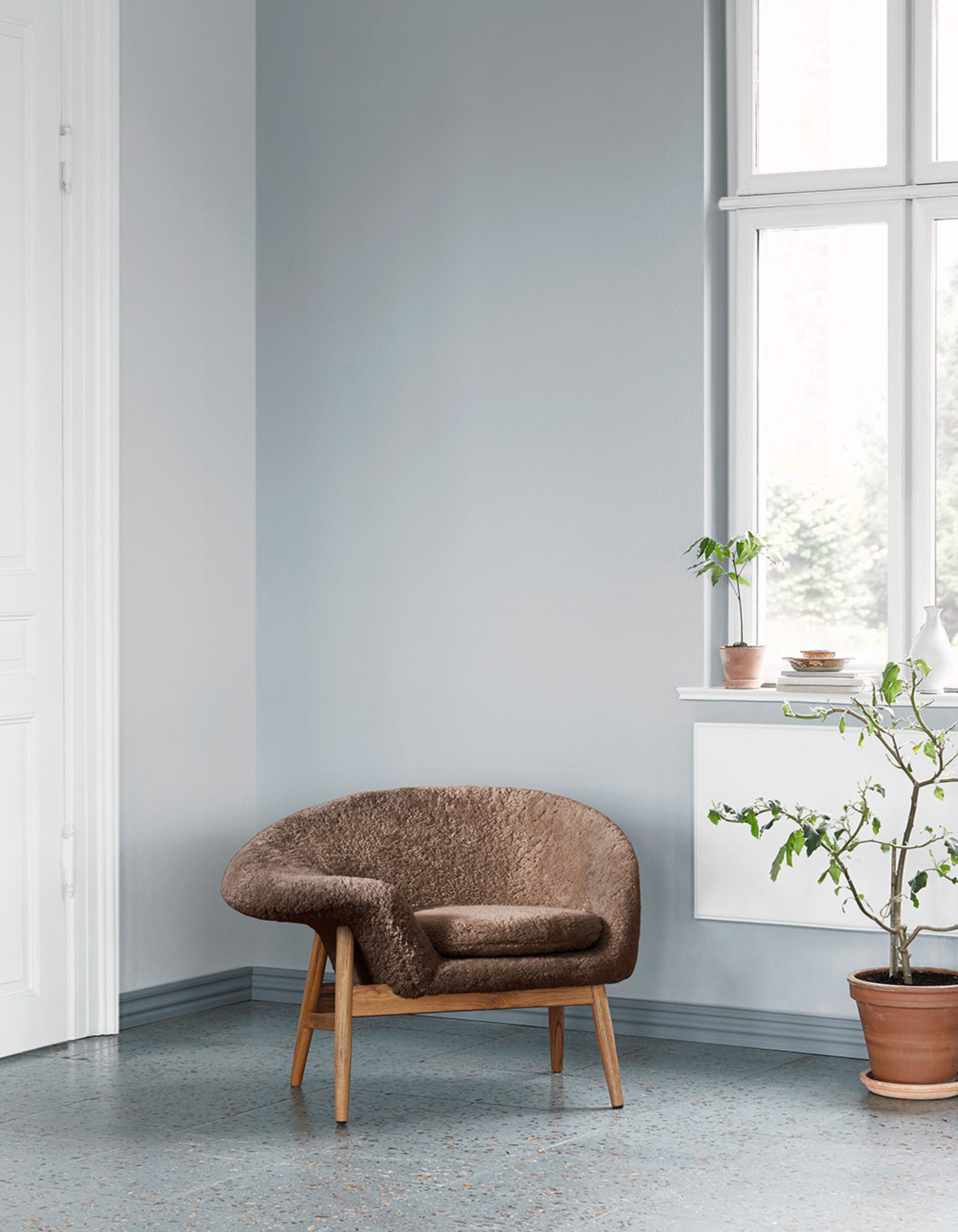 Warm Nordic - Armchair - Fried Egg Chair / Oiled Teak - Hero 991 (Petrol)