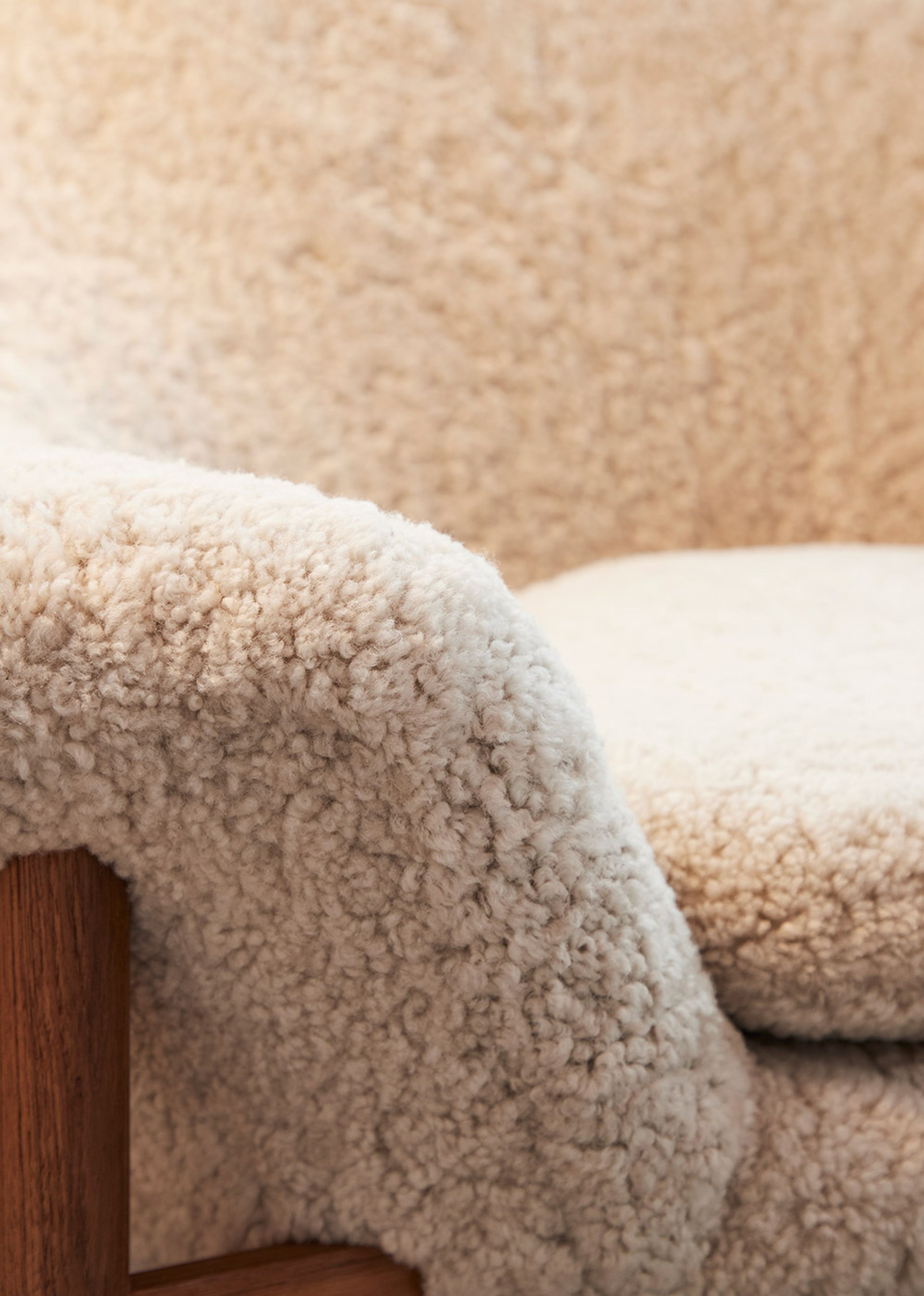 Warm Nordic - Couch - Fried Egg Sofa / Oiled Teak - Sheepskin (Scandinavian Grey)