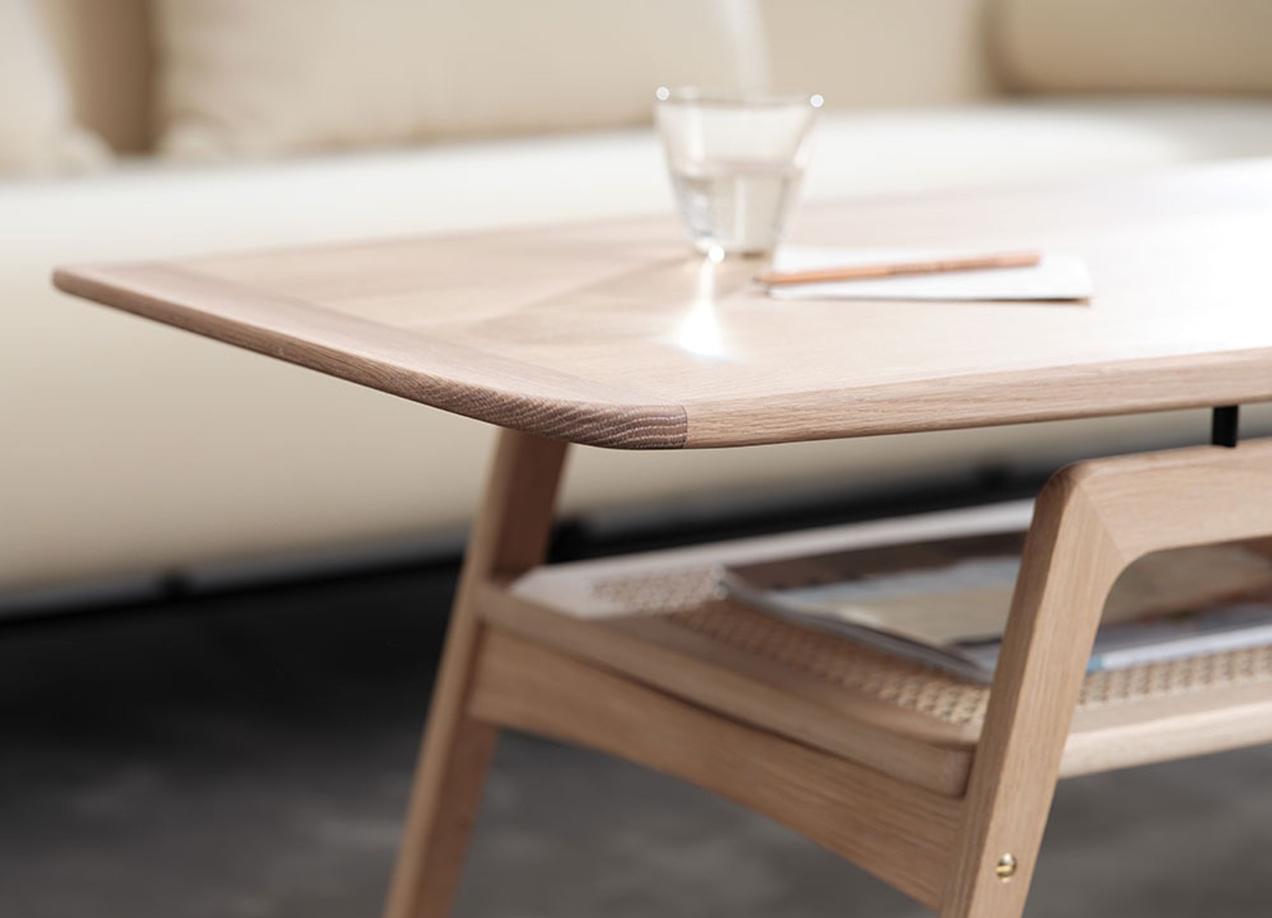 Warm Nordic - Tavolino da caffè - Surfboard Table - Oiled Teak w. French Cane