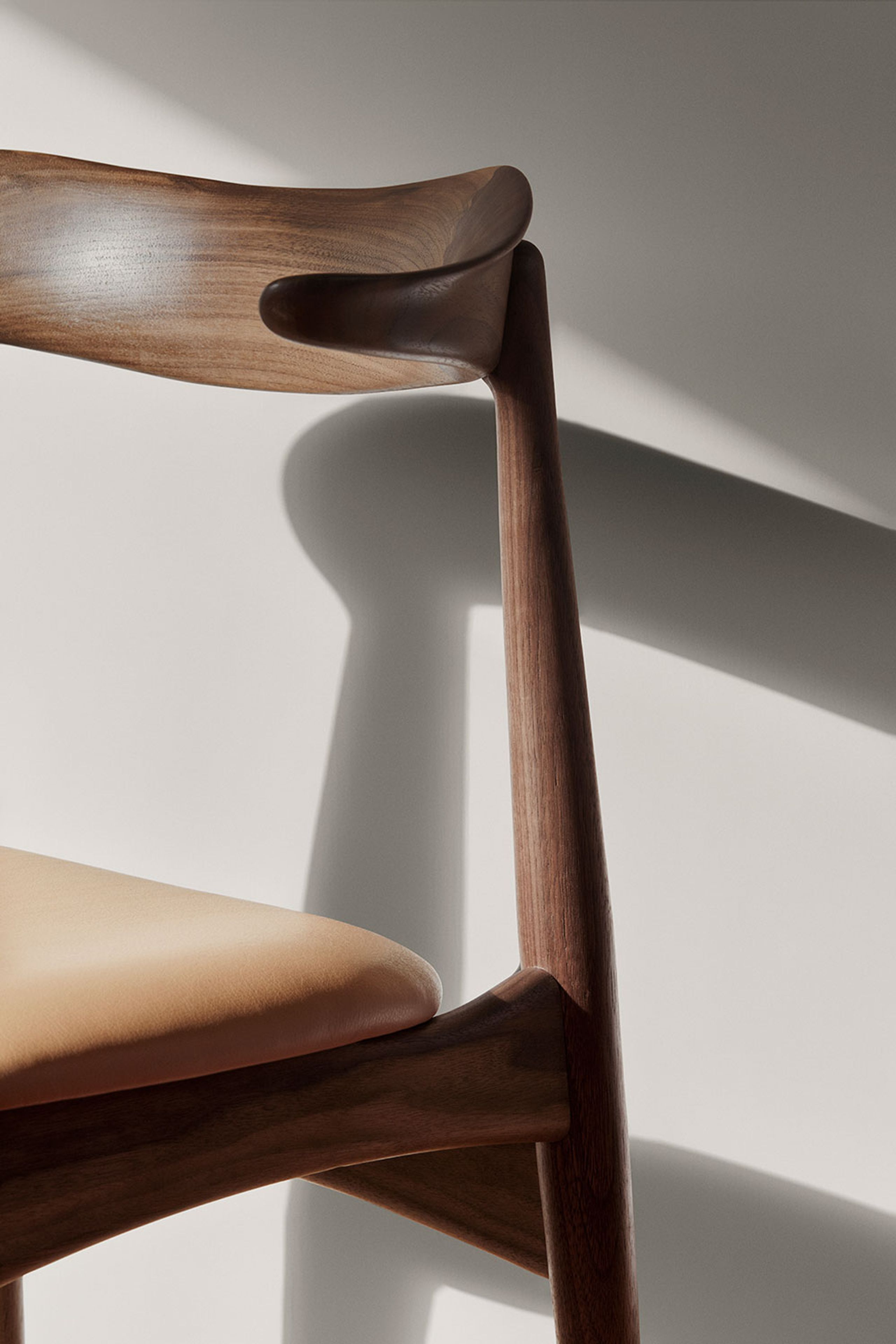 Warm Nordic - Cadeira - Cow Horn Chair - Hallingdal 116 (Light Grey)