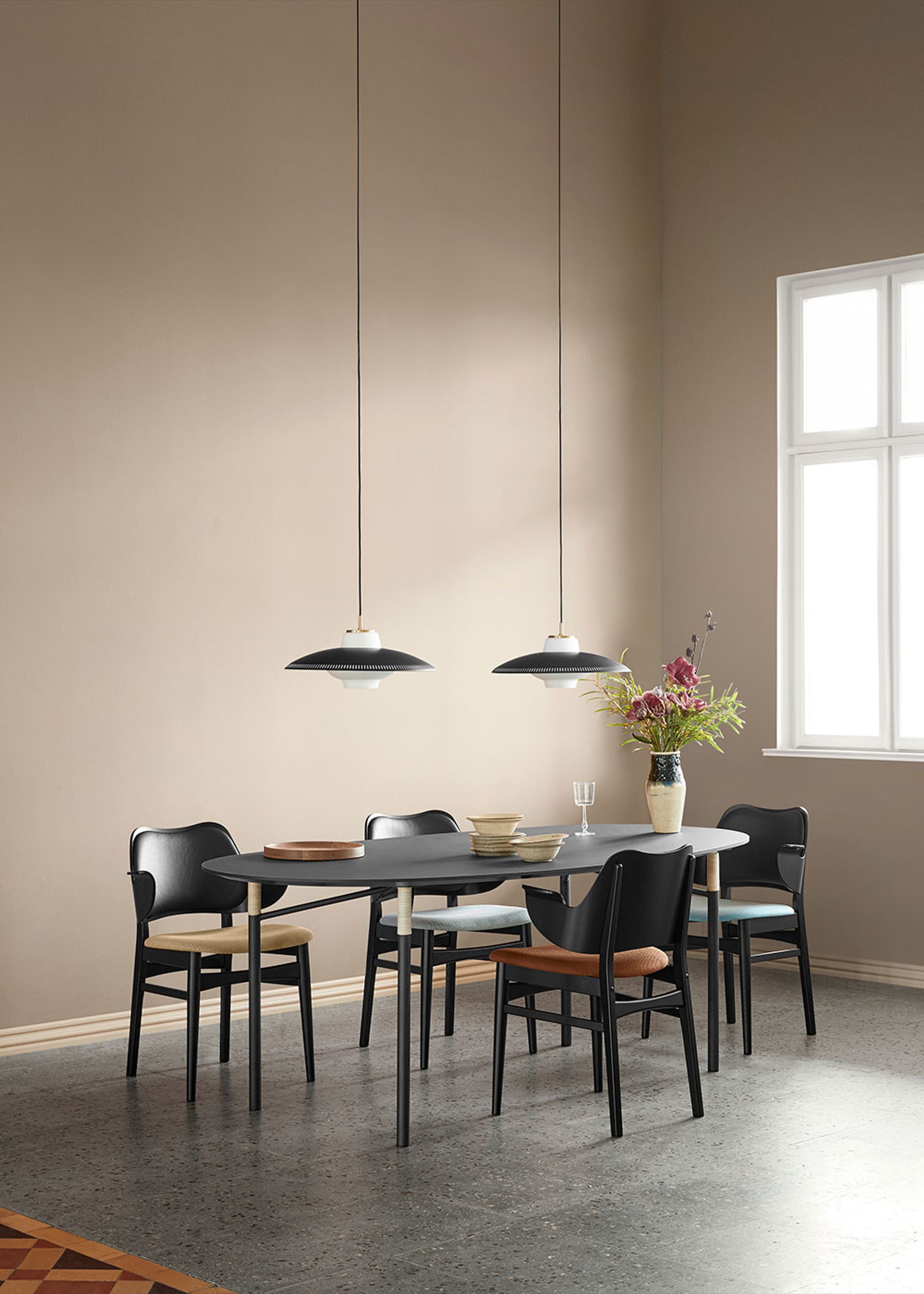 Warm Nordic - Chair - Gesture Chair / Black Lacquered Oak - Solid Oak