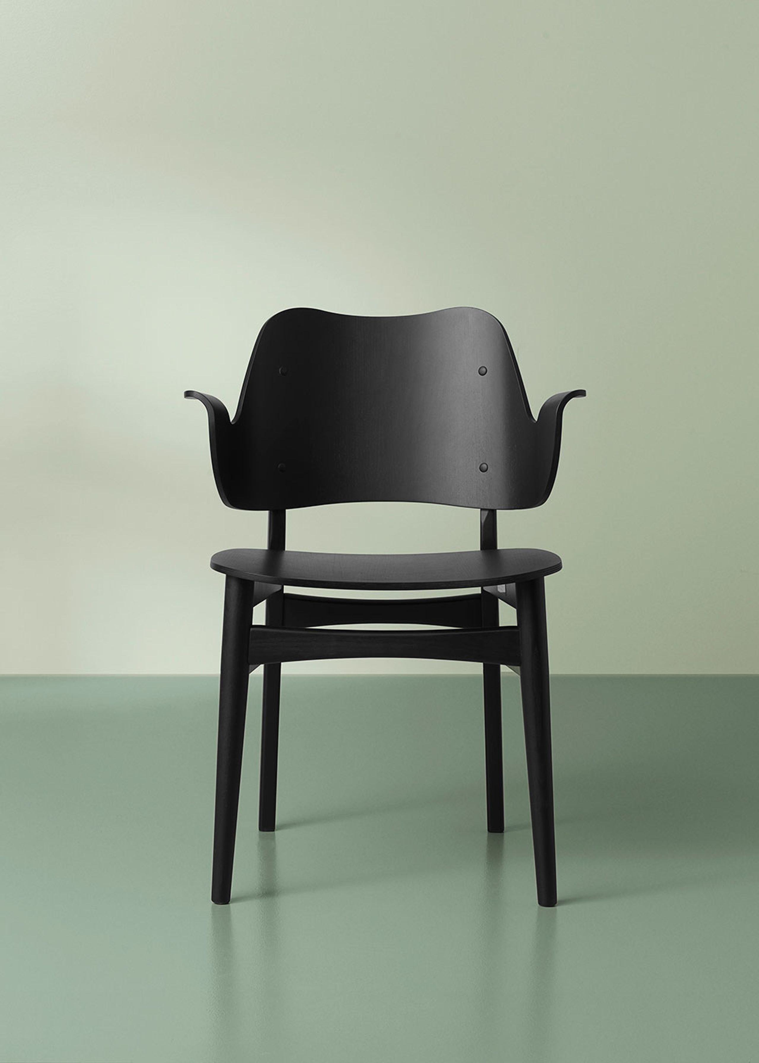 Warm Nordic - Chair - Gesture Chair / Black Lacquered Oak - Solid Oak