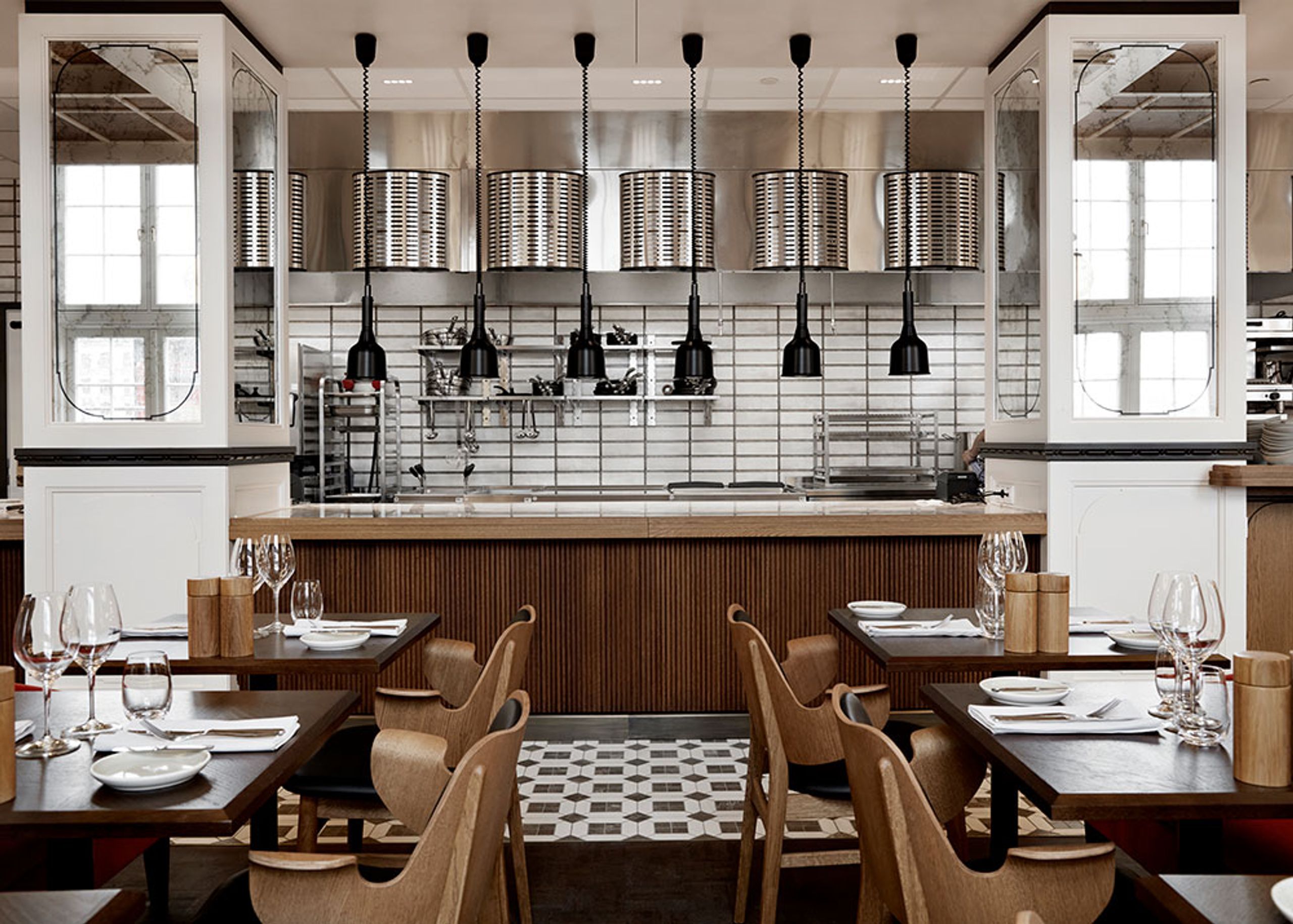 Warm Nordic - Chair - Gesture Chair / White Oiled Oak - Silk 0250 (Camel)