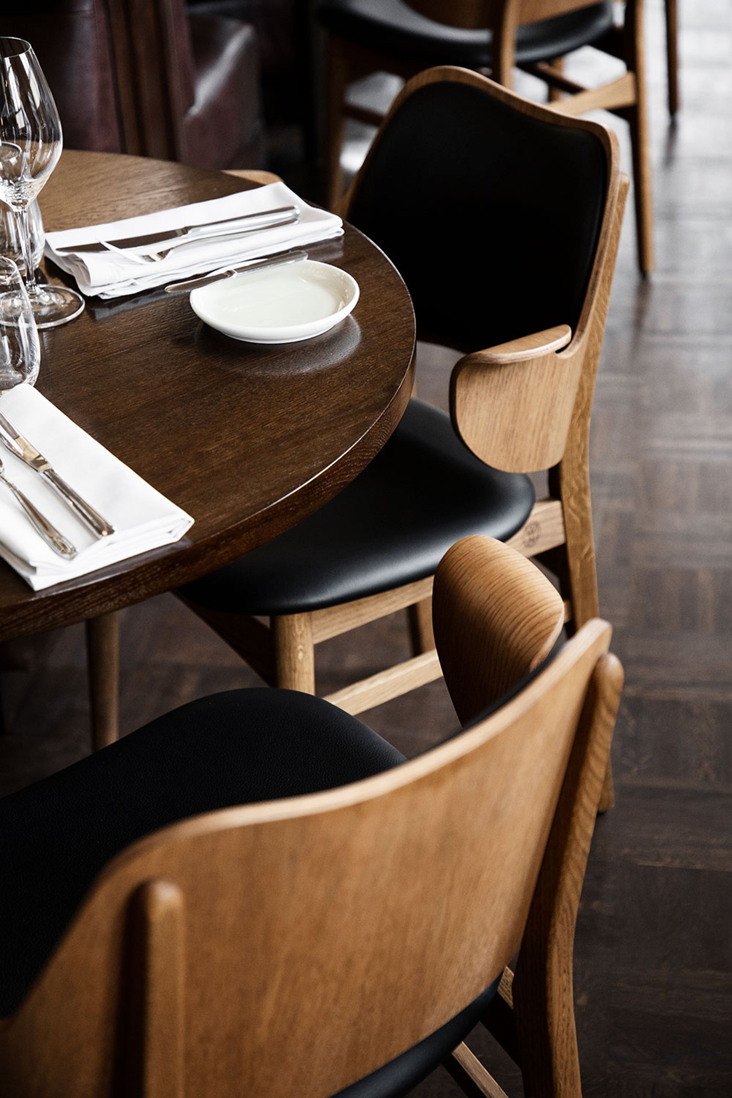 Warm Nordic - Chair - Gesture Chair / Teak Oiled Oak - Vidar 443 (Yellow)