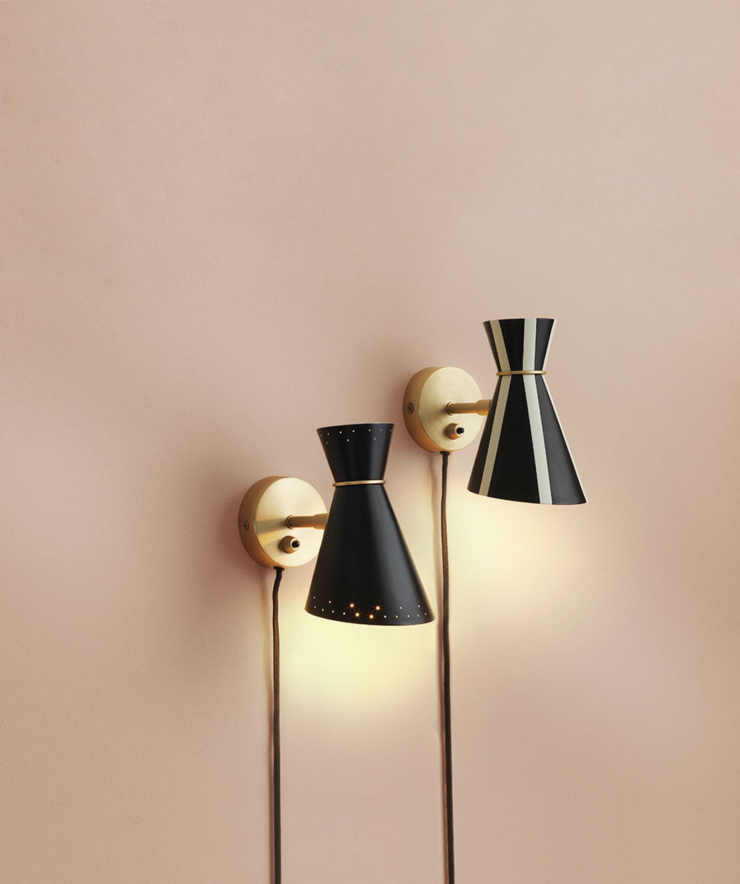 Warm Nordic - Wall Lamp - Bloom / Wall Lamp - Black Noir / Warm White