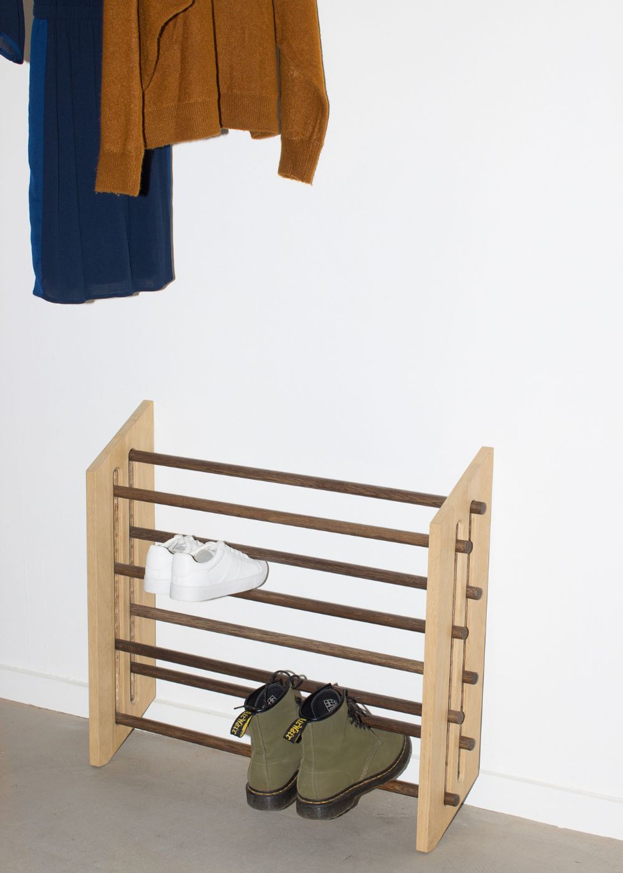 WeDoWood - Shoe Rack - Moodstand - Light and dark Oak - Large