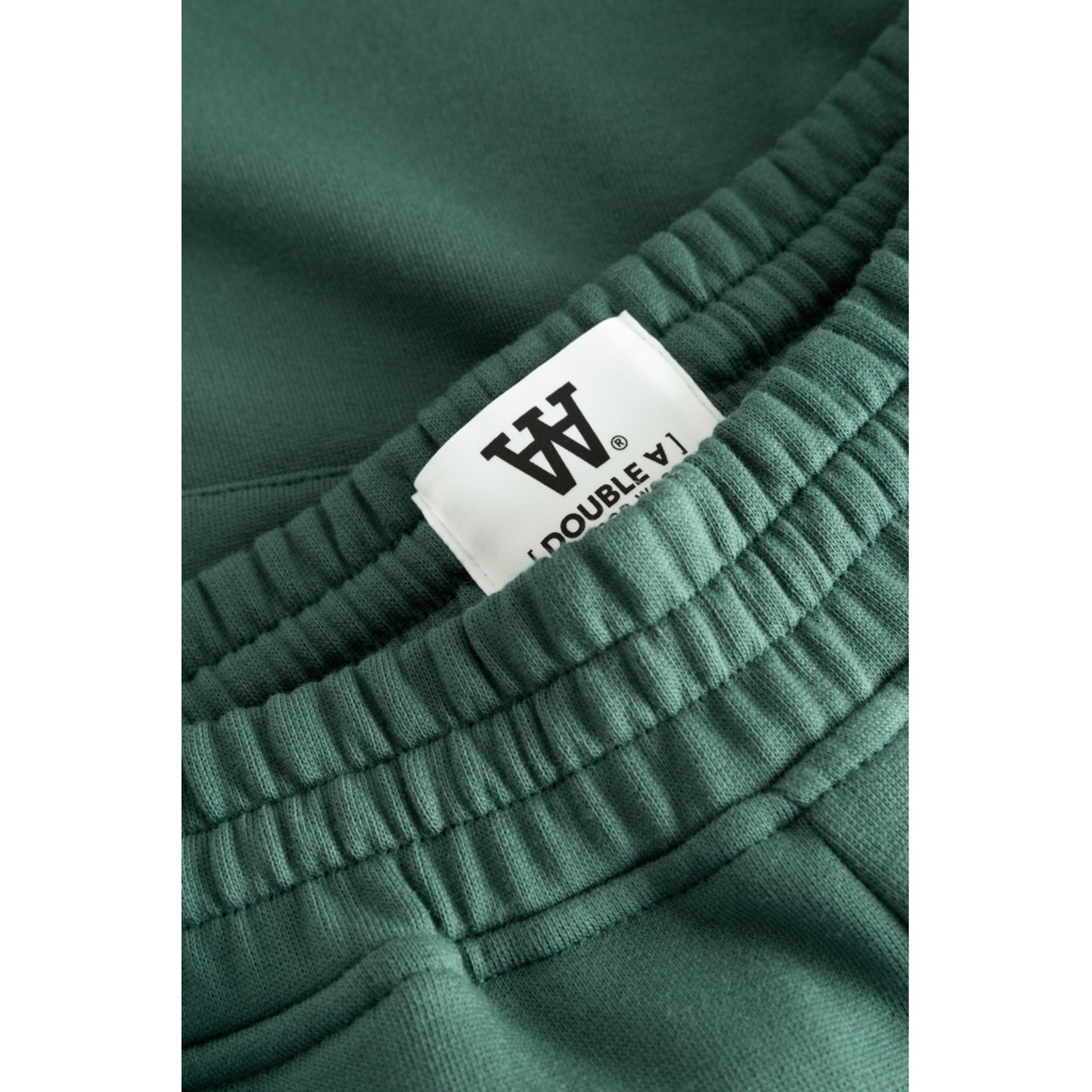 Wood Wood - Shortsit - Lis Jogger Shorts - Forest Green
