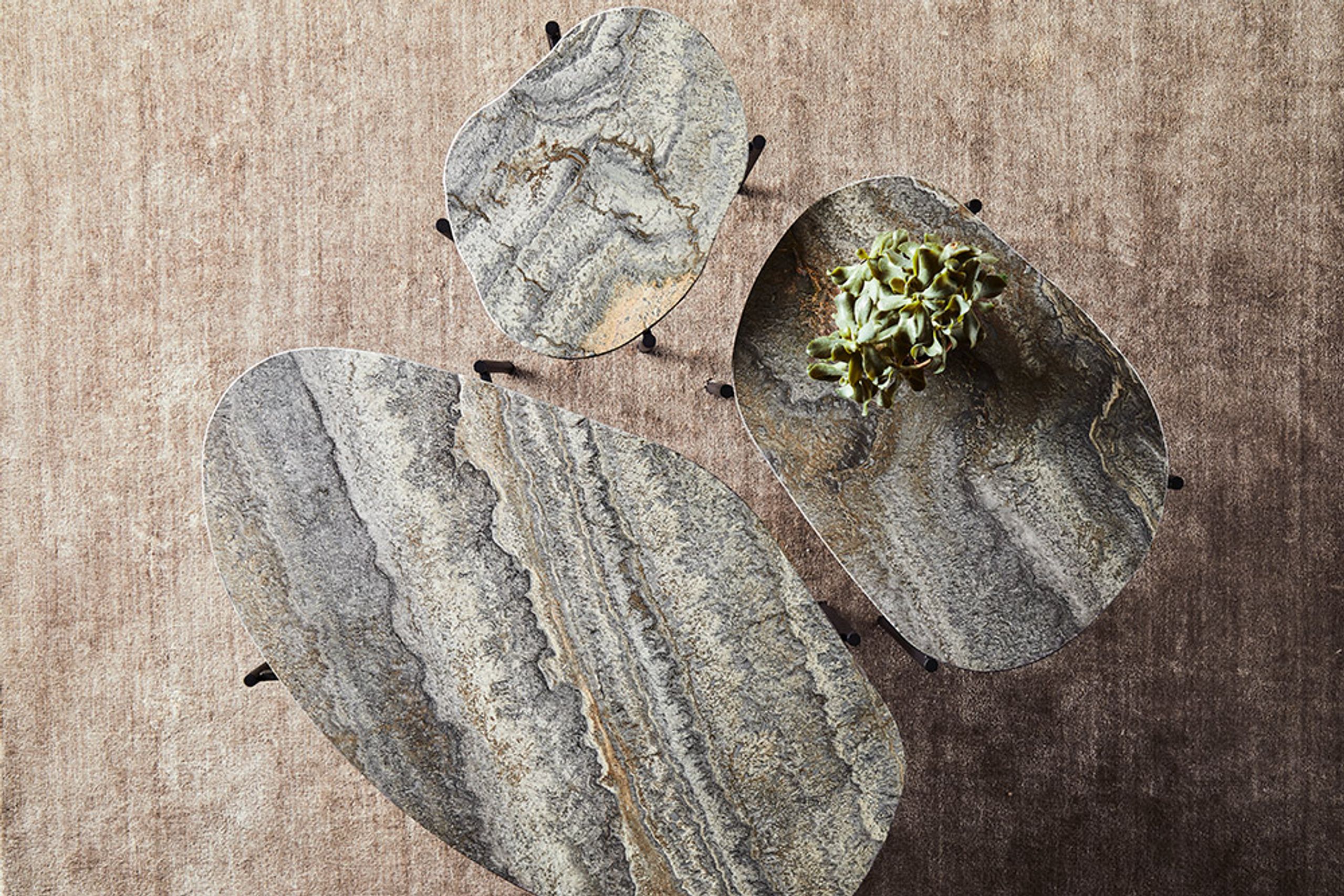 Woud - Tabela - La Terra occasional table - Grey Melange Travertine - Medium