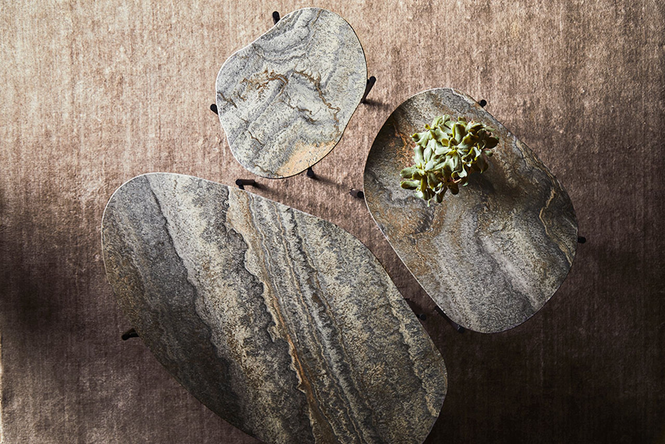 Woud - Tabela - La Terra occasional table - Grey Melange Travertine - Medium