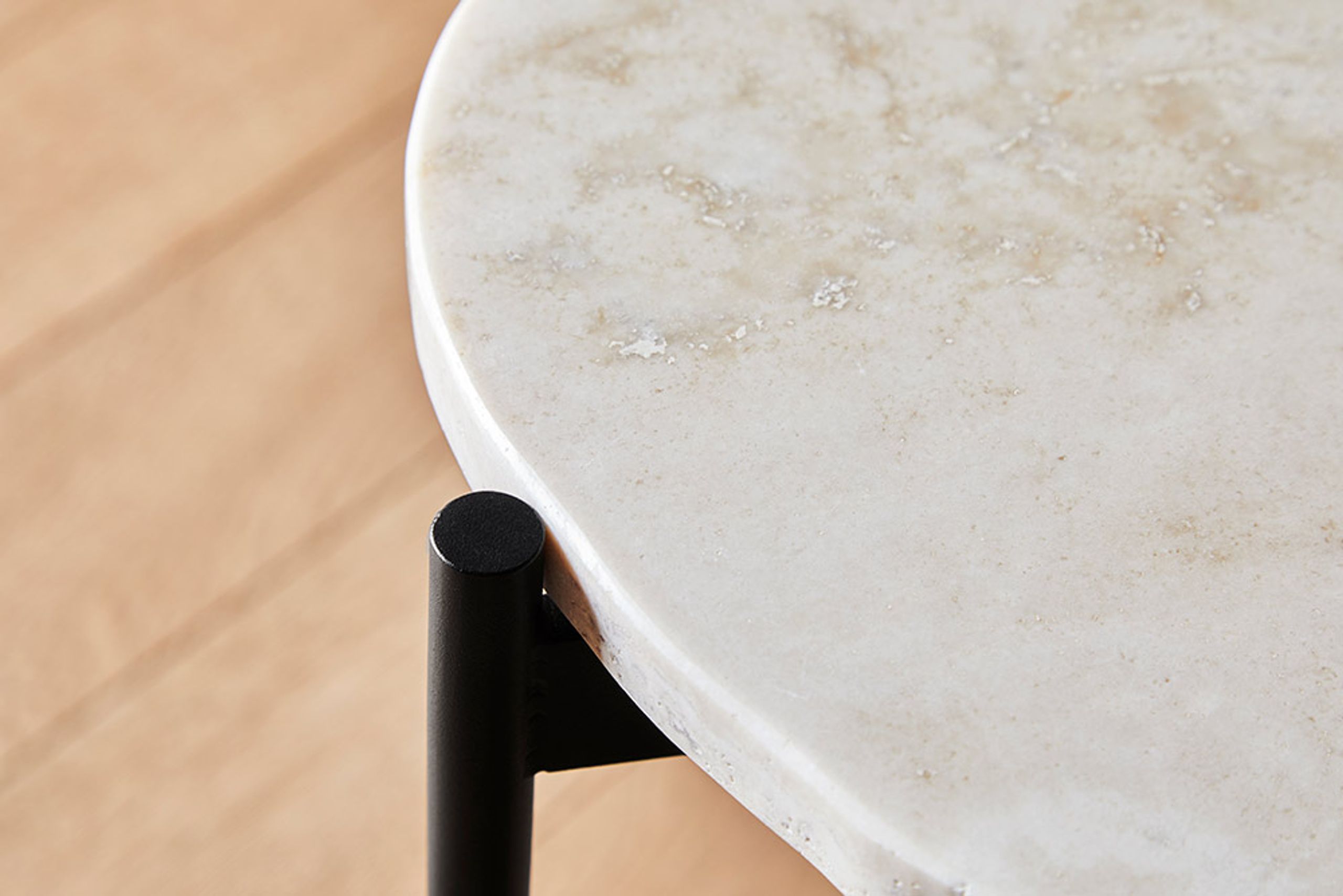 Woud - Conseil d'administration - La Terra occasional table - Grey Melange Travertine - Small