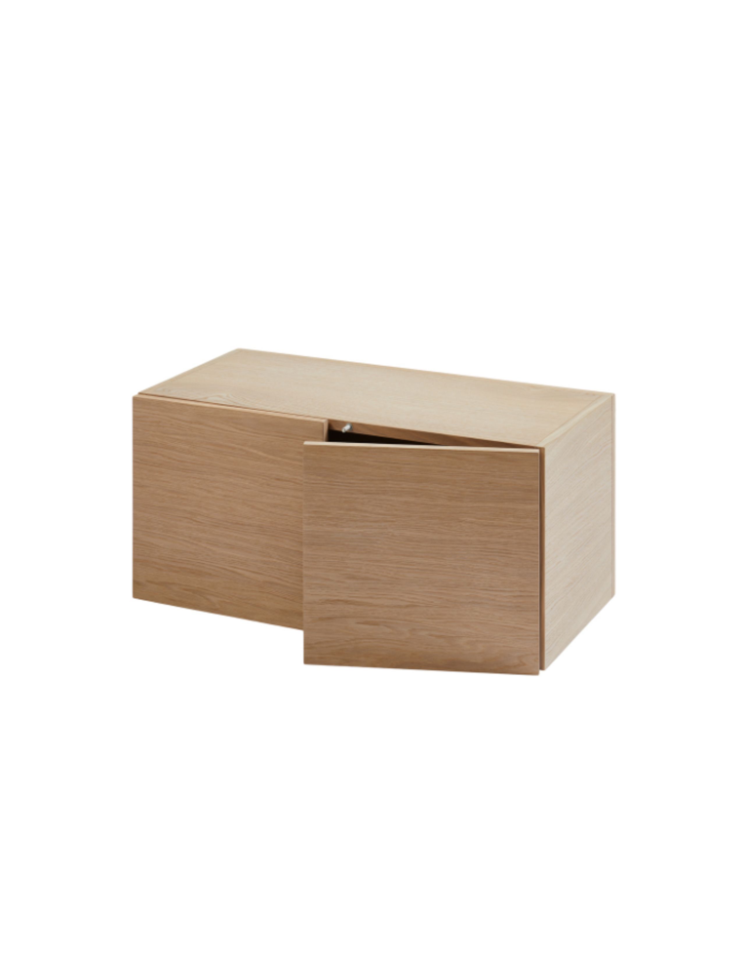 Woud - Regalbrett - Elevate 2-door Cabinet - White Pigmented Lacquered Oak Veneer