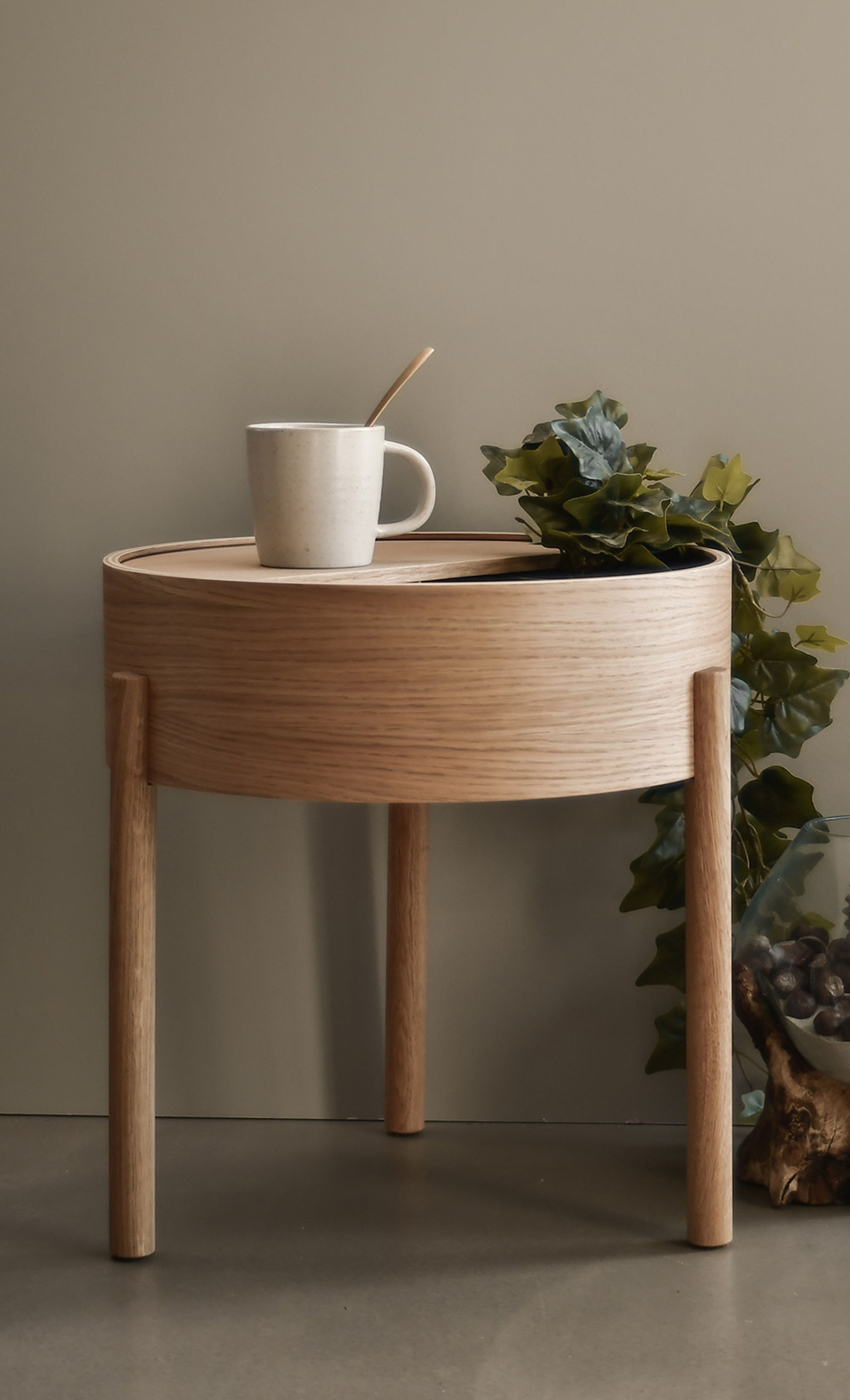 Woud - Mesa de centro - Arc Side and Coffee Table - White Pigmented Oak - Side Table