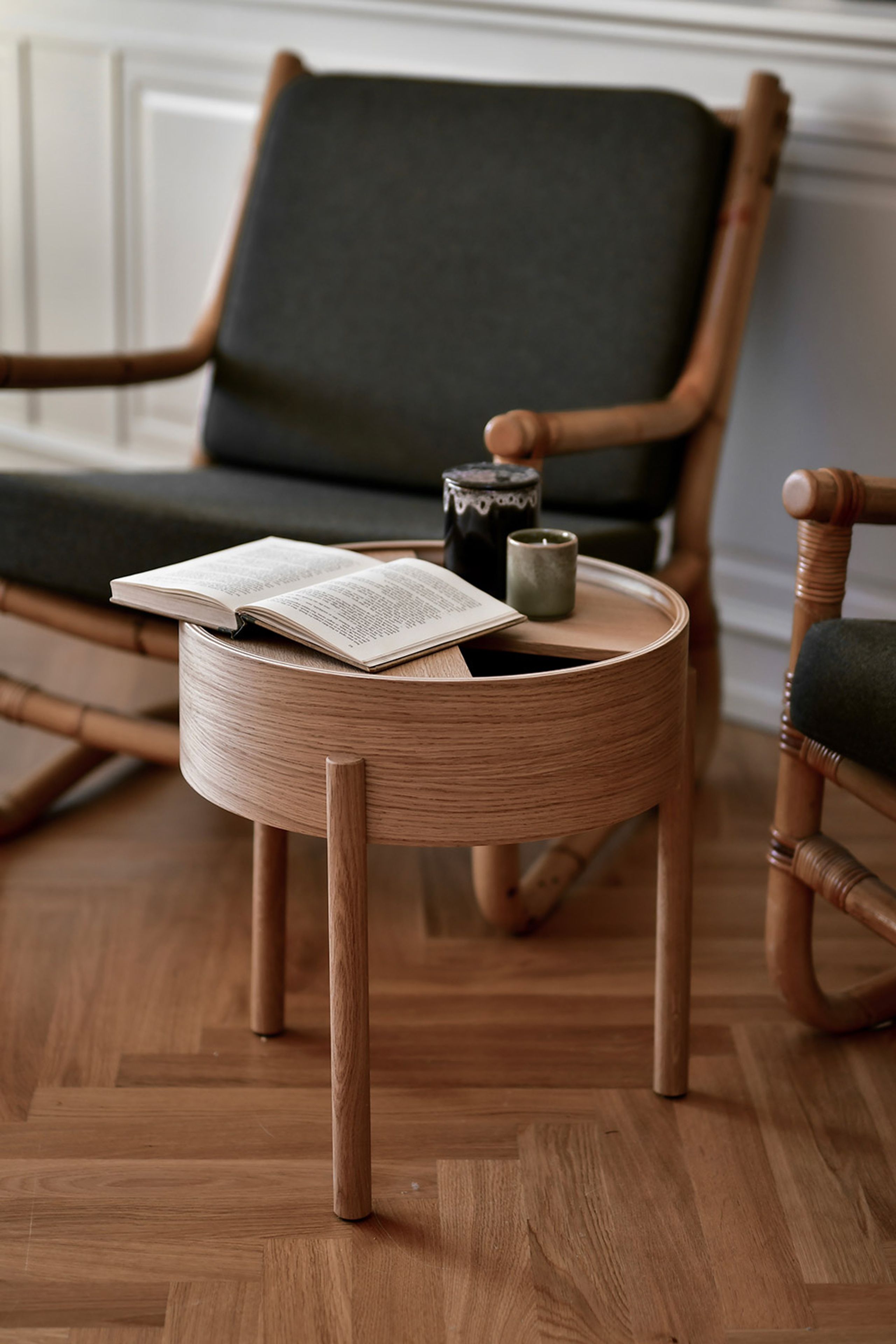 Woud - Mesa de centro - Arc Side and Coffee Table - White Pigmented Oak - Side Table