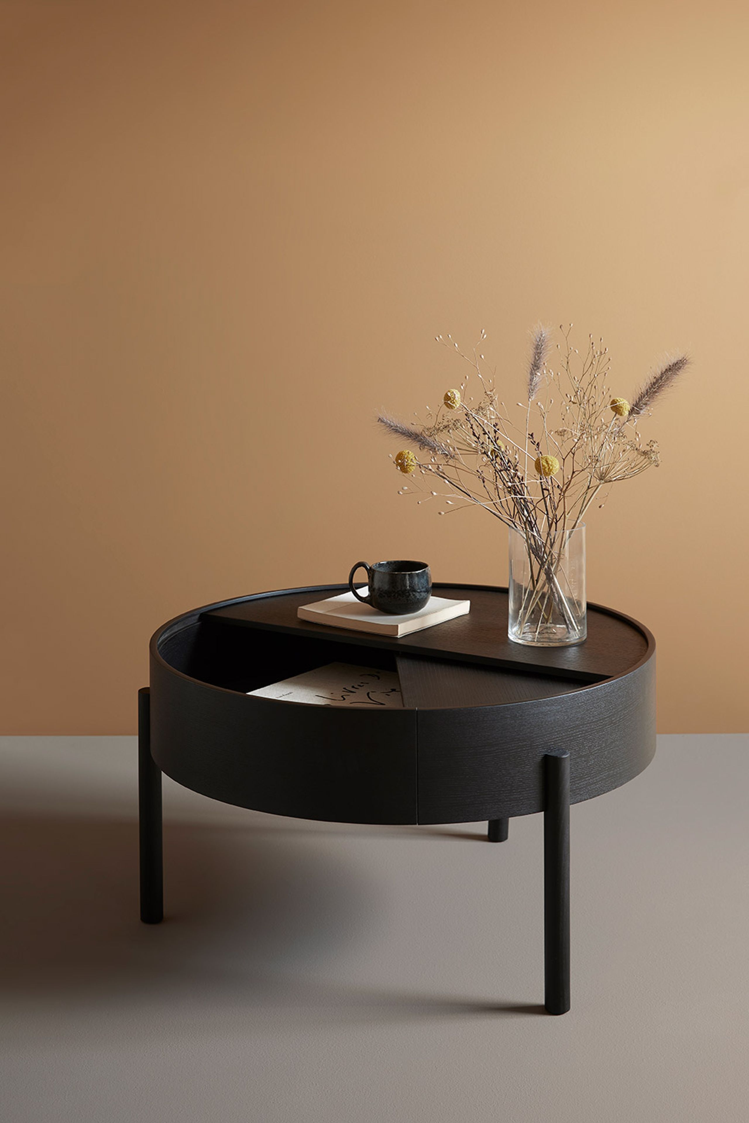 Woud - Mesa de centro - Arc Side and Coffee Table - Black Painted Ash - Side Table
