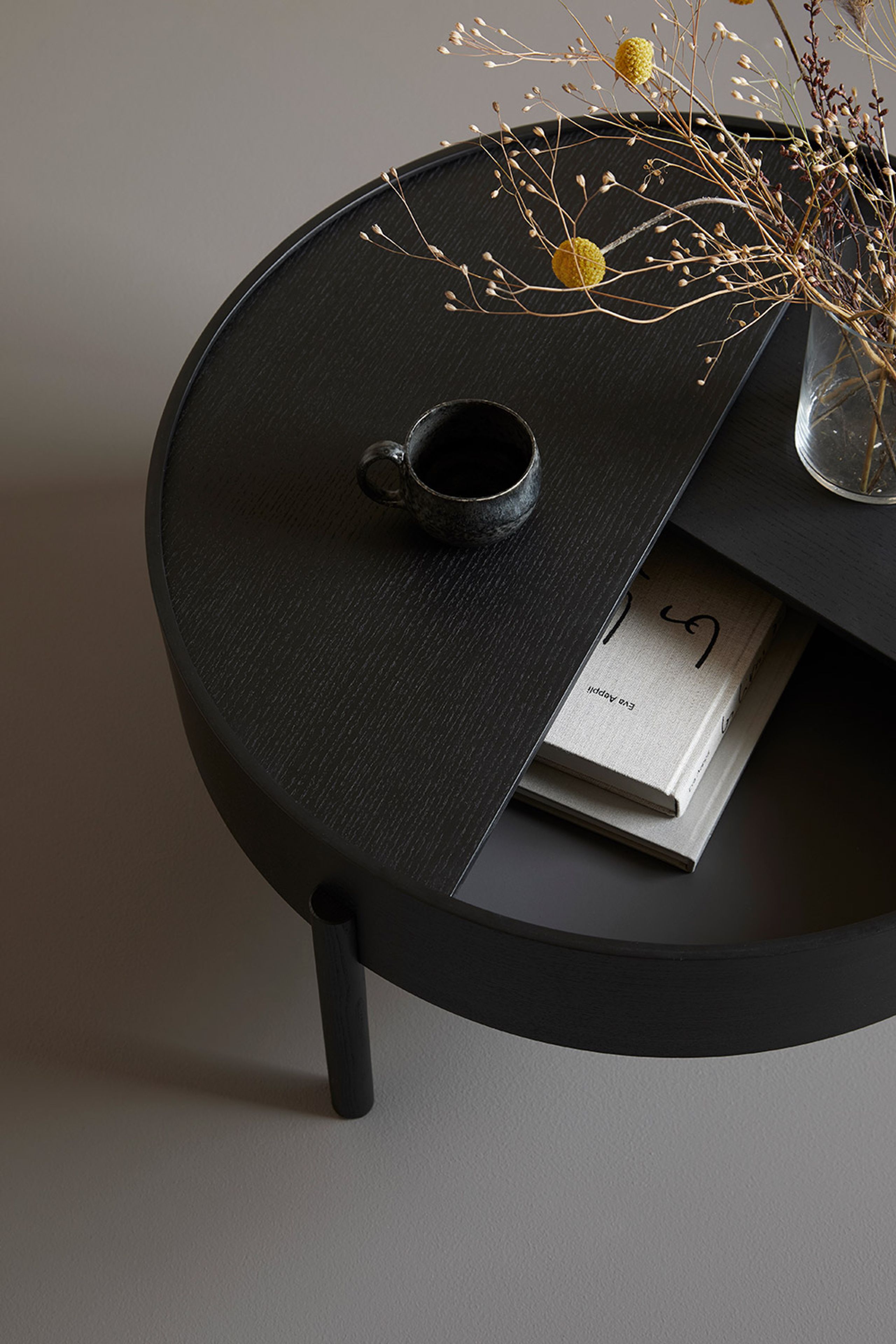 Woud - Houpací křeslo - Arc Side and Coffee Table - Black Painted Ash - Coffee Table