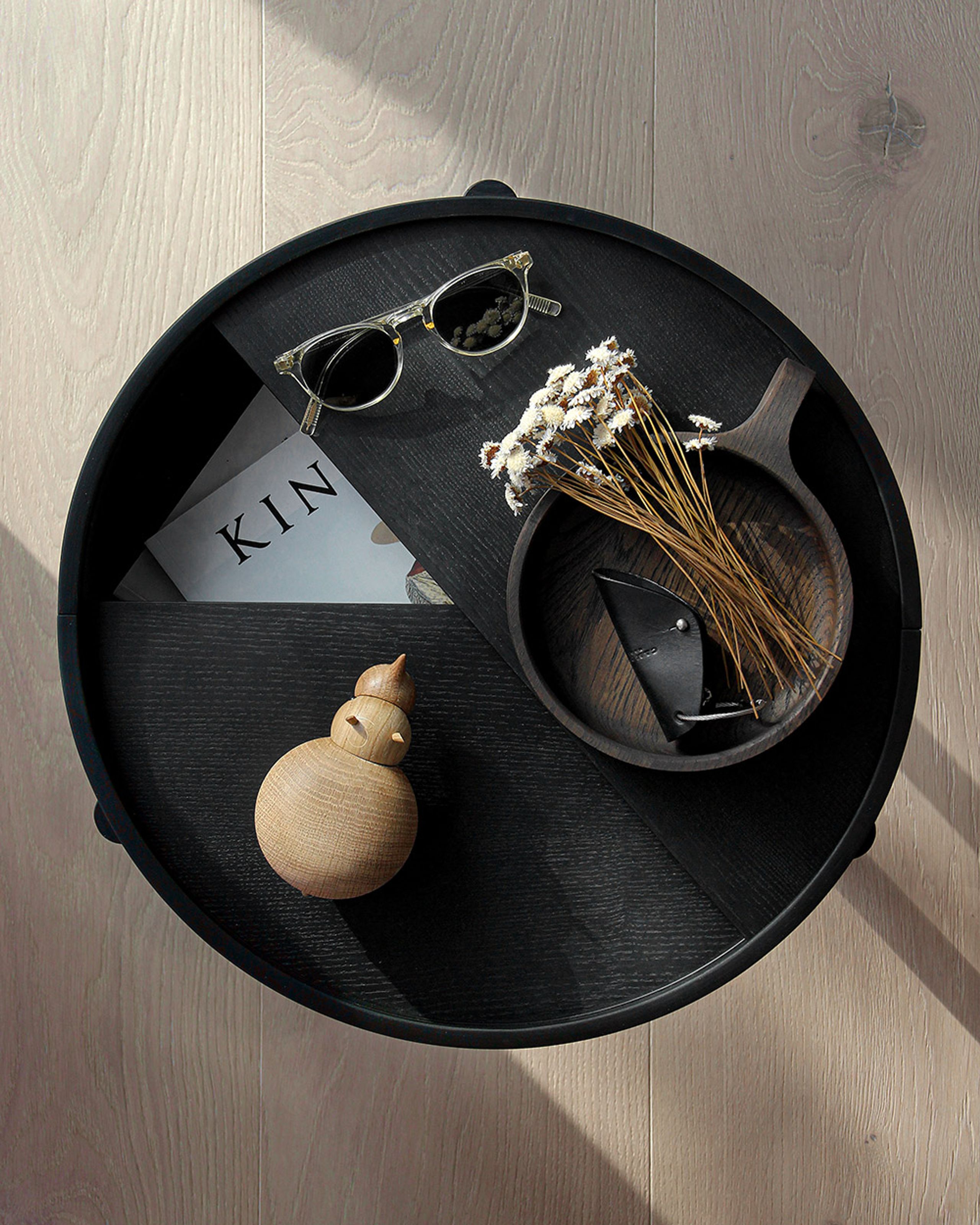 Woud - Houpací křeslo - Arc Side and Coffee Table - Black Painted Ash - Coffee Table