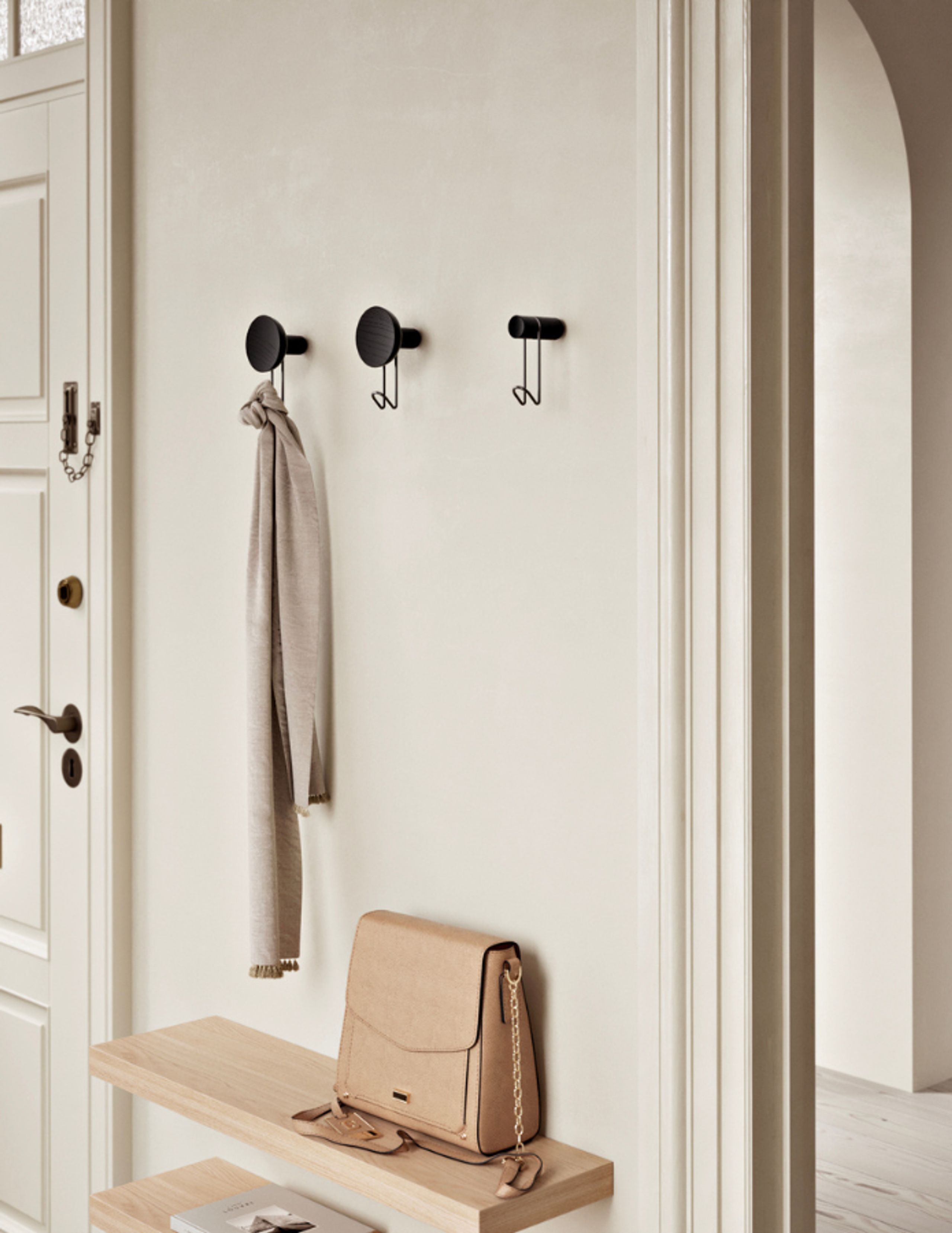 Woud - Grucce - Around Wall Hanger - Walnut/Black - Small