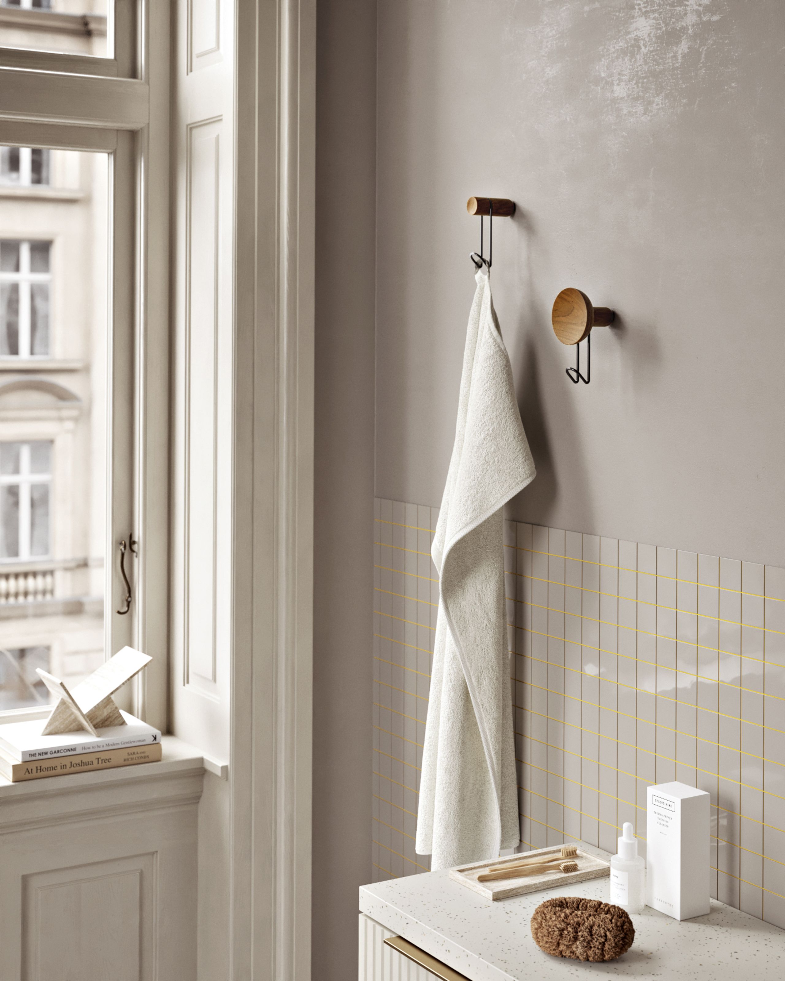 Woud - Magazine Holder - Mountain Magazine Holder - Grey - Small