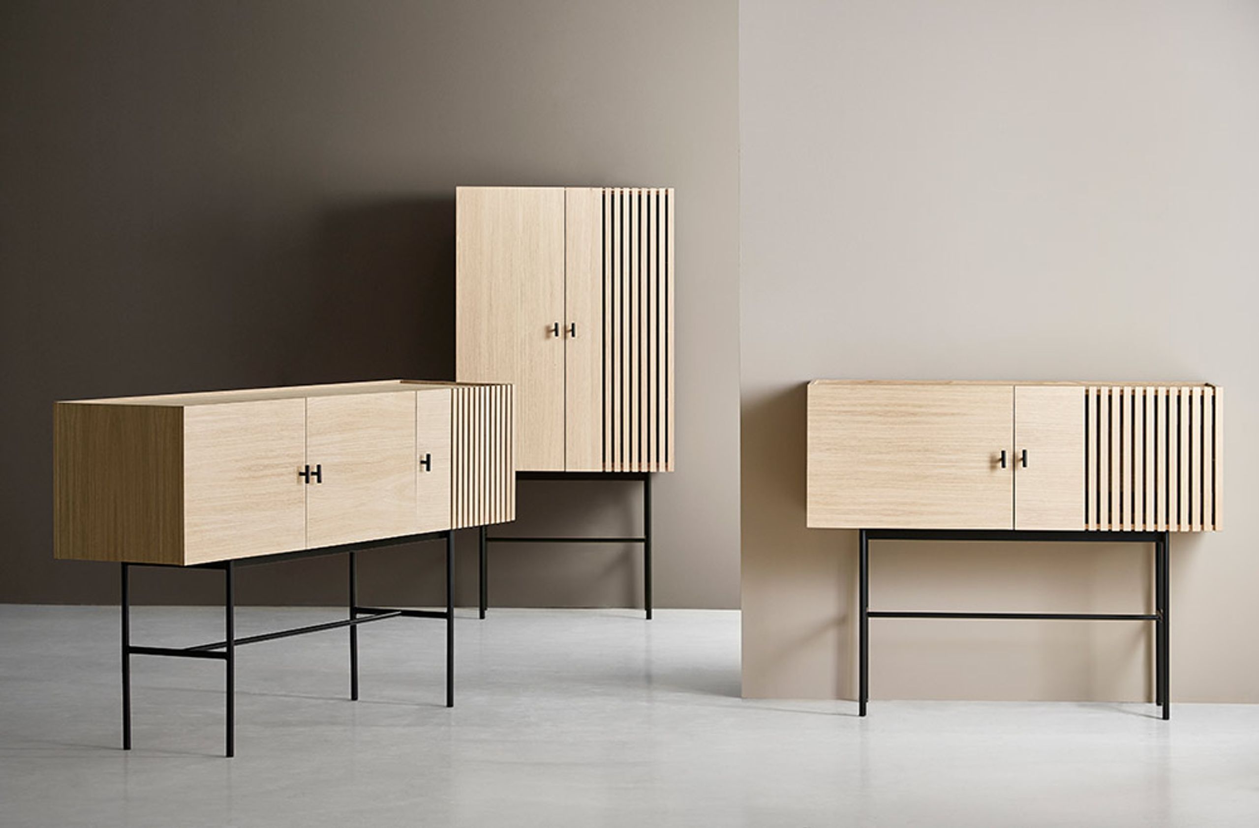 Woud - Aparador - Array sideboards - 180 cm / White pigmented Oak w. Black legs