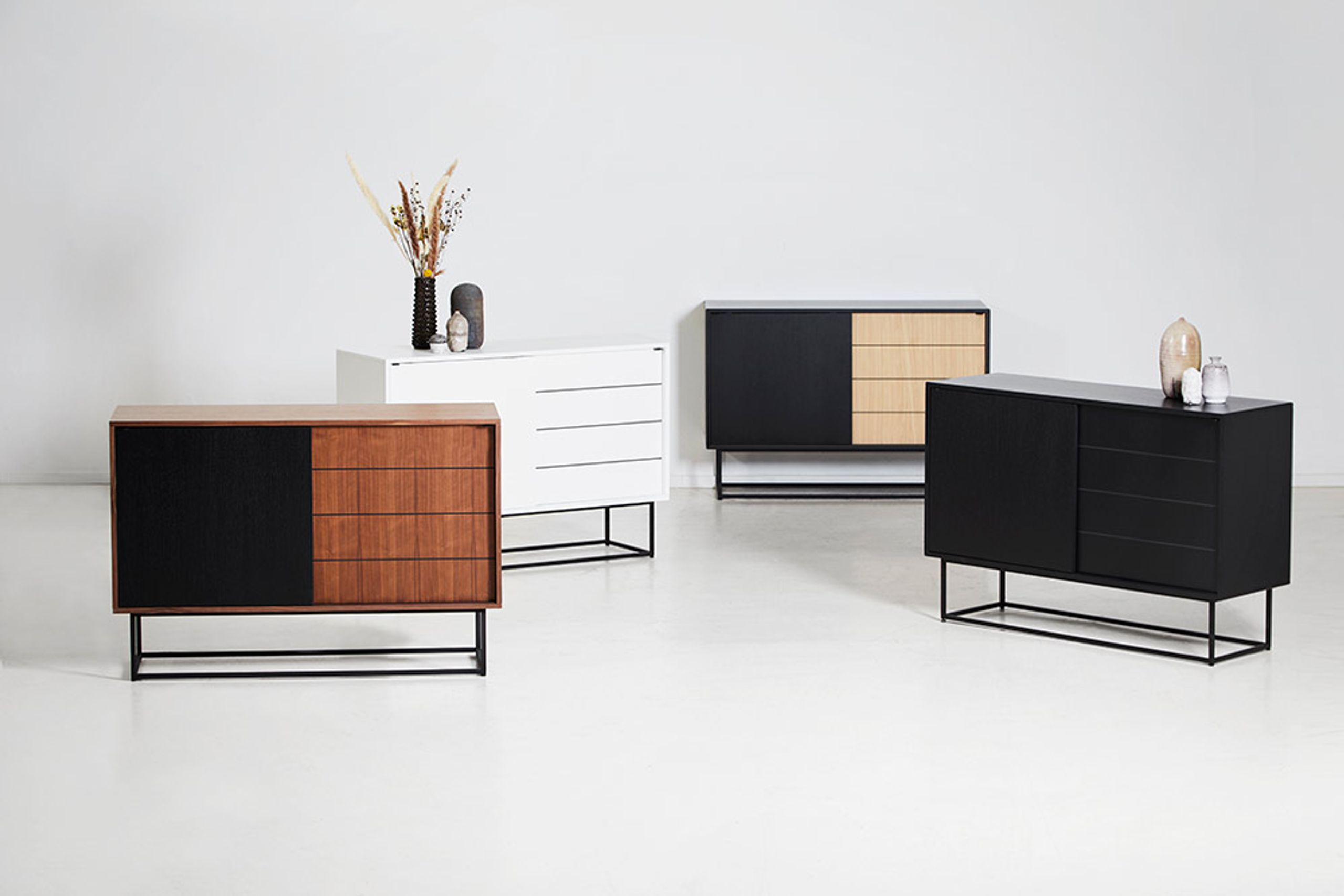 Woud - Skænk - Virka Sideboard - Sortmalet Egefiner - Lav