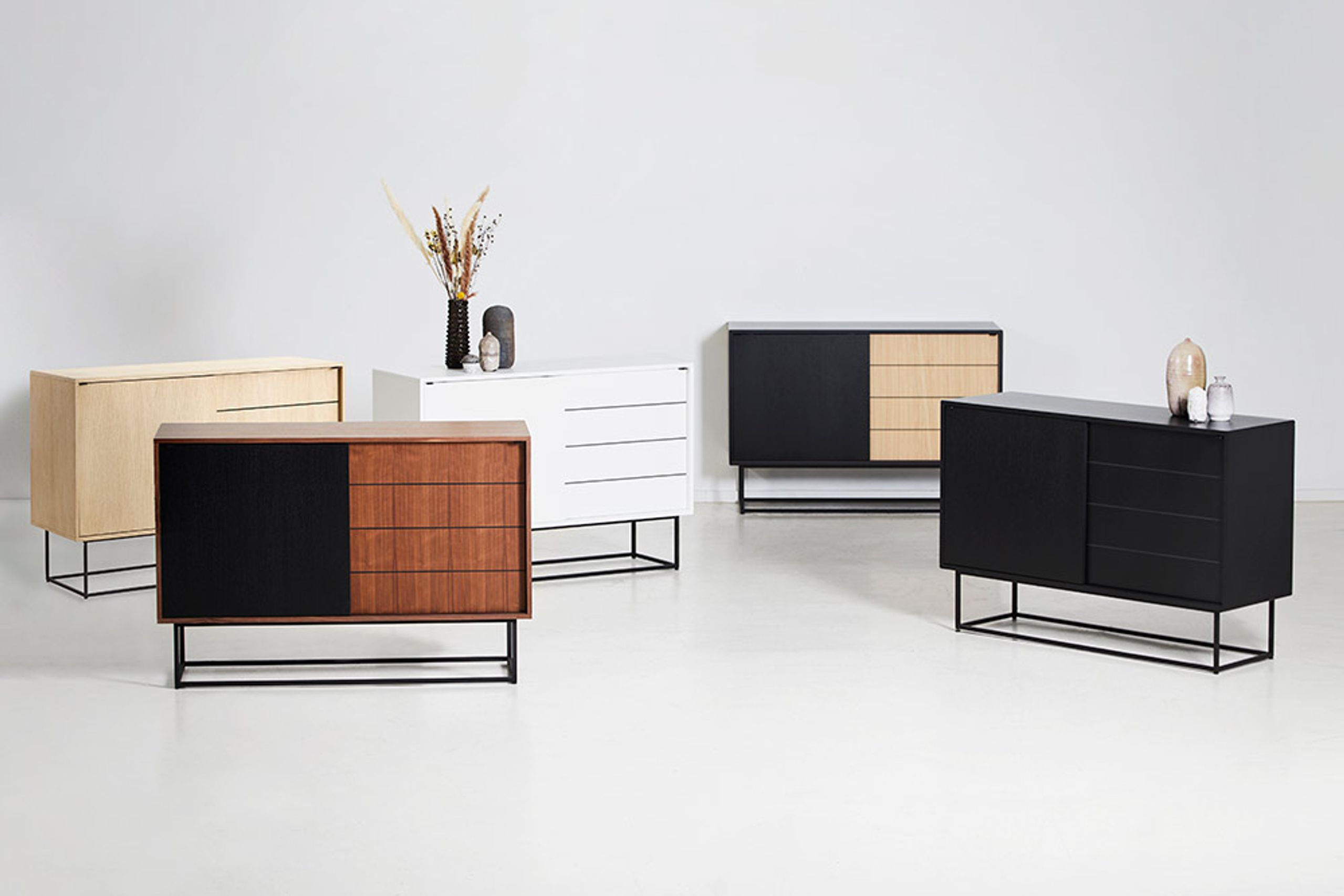Woud - Skænk - Virka Sideboard - Sortmalet Egefiner - Lav