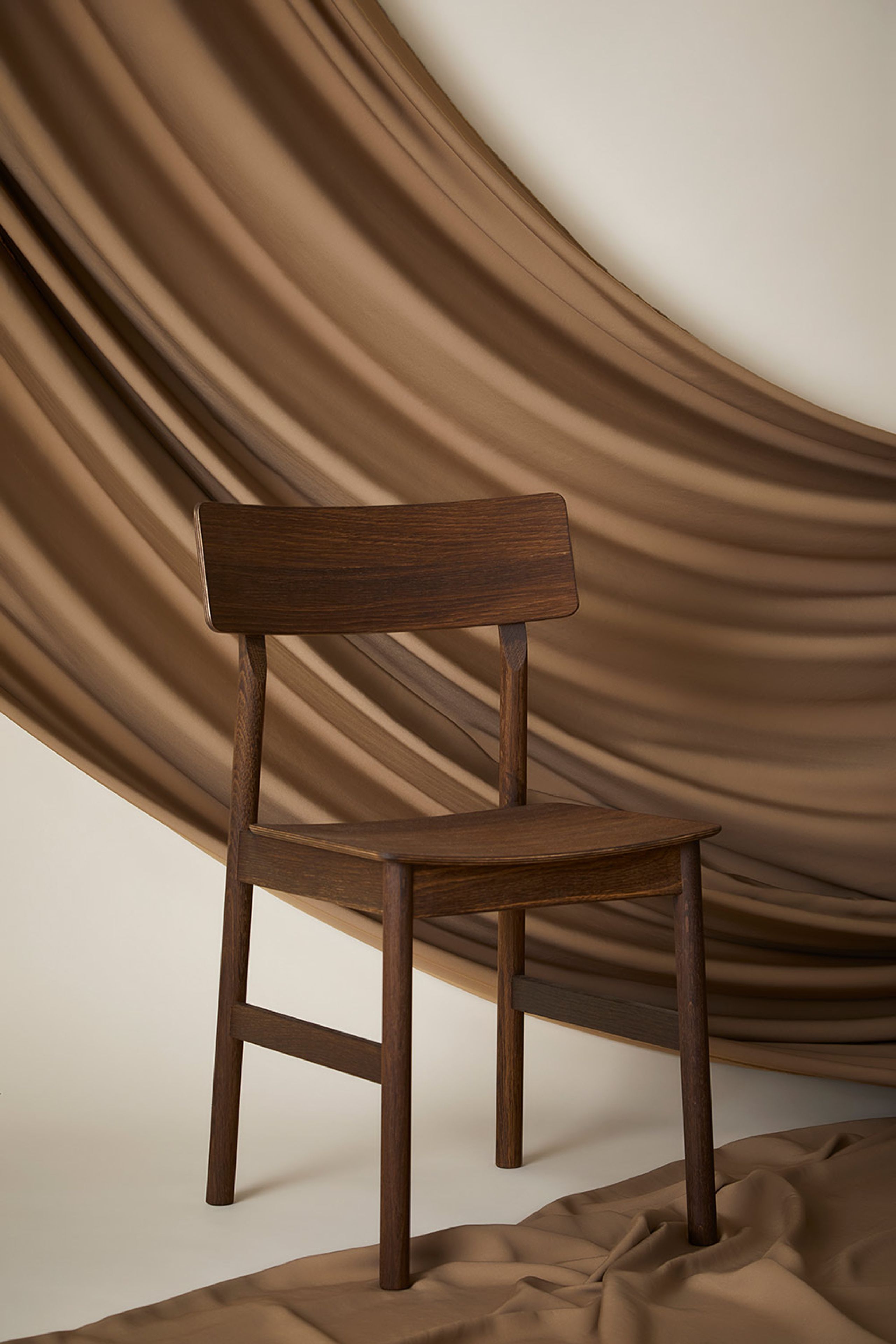 Woud - Stol - Pause Dining Chair 2.0 m. Læderpolstret Sæde - Sortmalet Ask / Sort Læder