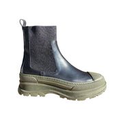 Black / Army (Esaurito)