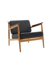 Frame: Oiled oak / Armrests: Oiled teak / Cushions: Savanne 30314 black (Uitverkocht)